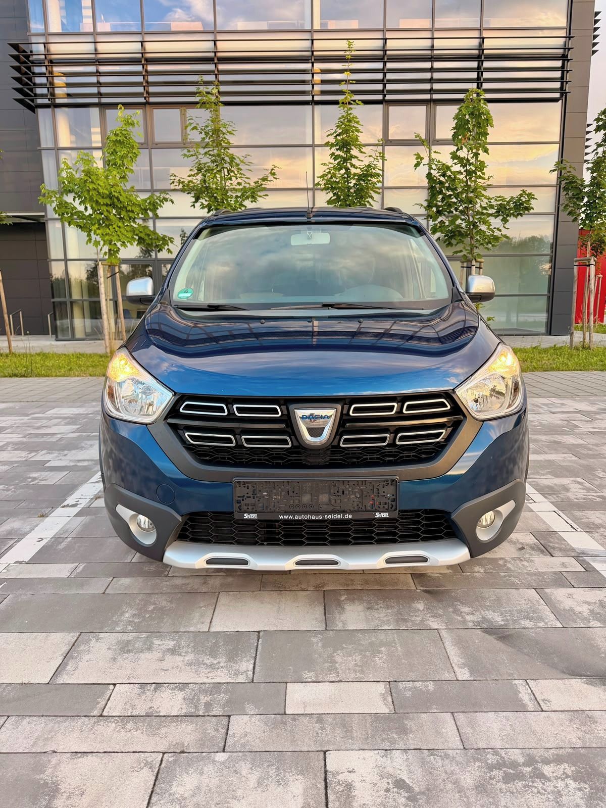 Dacia Lodgy, 1.6 SCe 7 míst - fotka 2