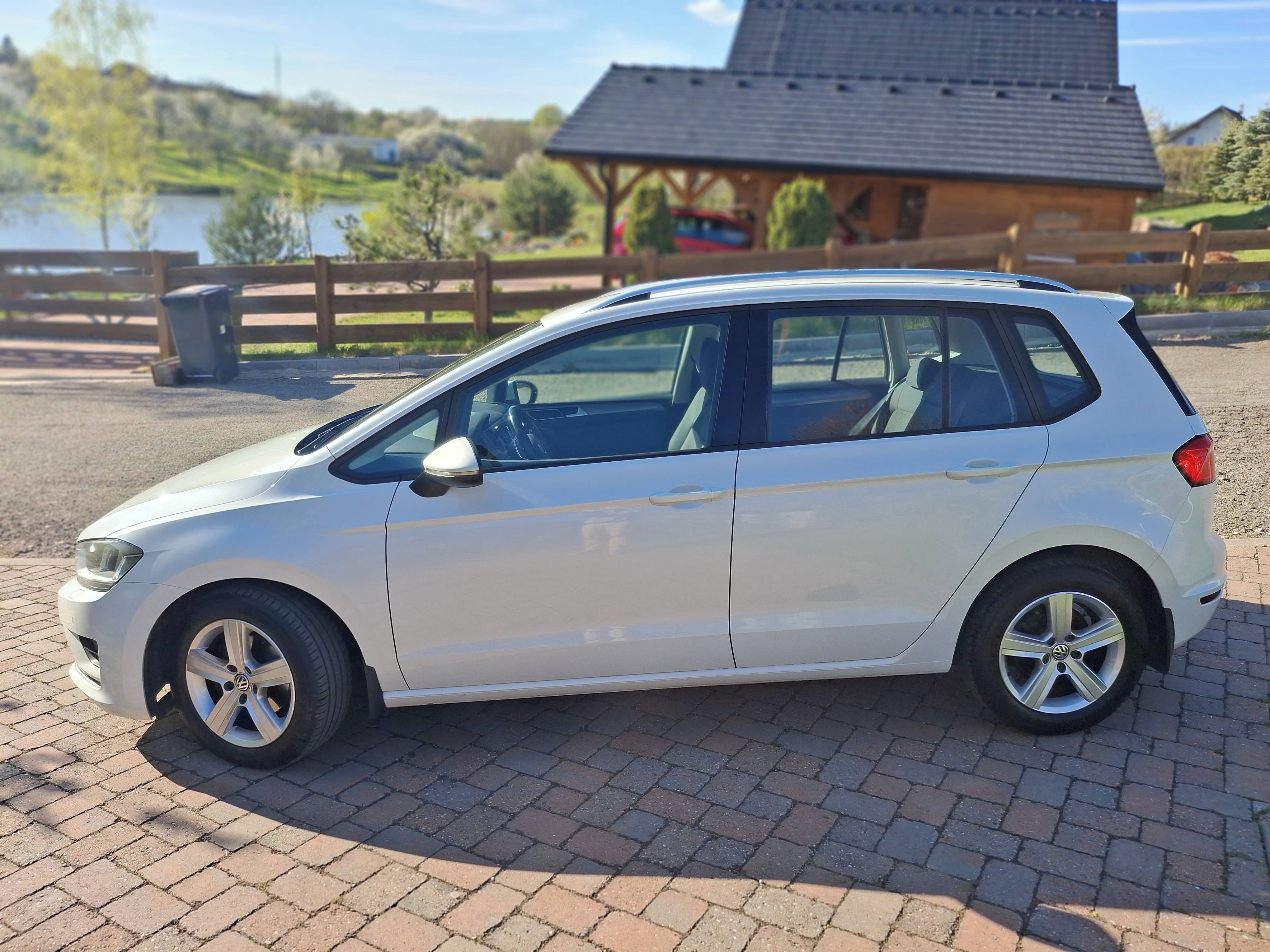 Volkswagen Golf Sportsvan - fotka 2