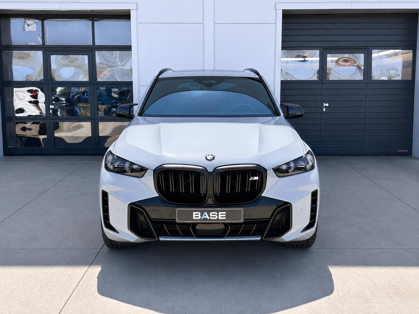 BMW X5, M60i xDrive - fotka 2