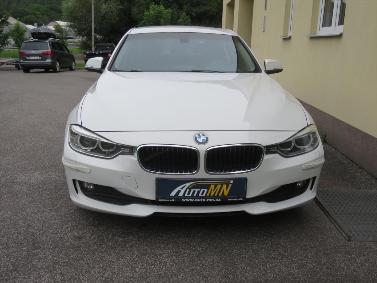 BMW Řada 3, 2,0 316d LUXURY LINE - fotka 4