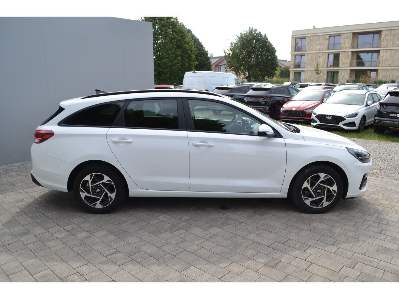Hyundai i30, WG 1,5I MT SMART FAMILY NAVI - fotka 6