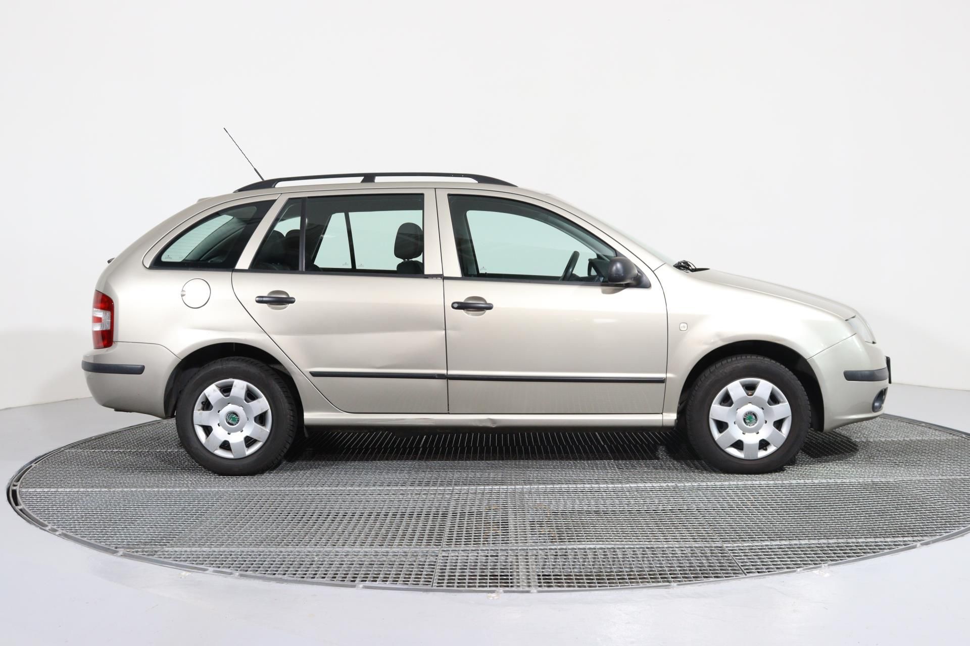 Škoda Fabia, COMBI CLASSIC 1,2 HTP 47kW - fotka 3
