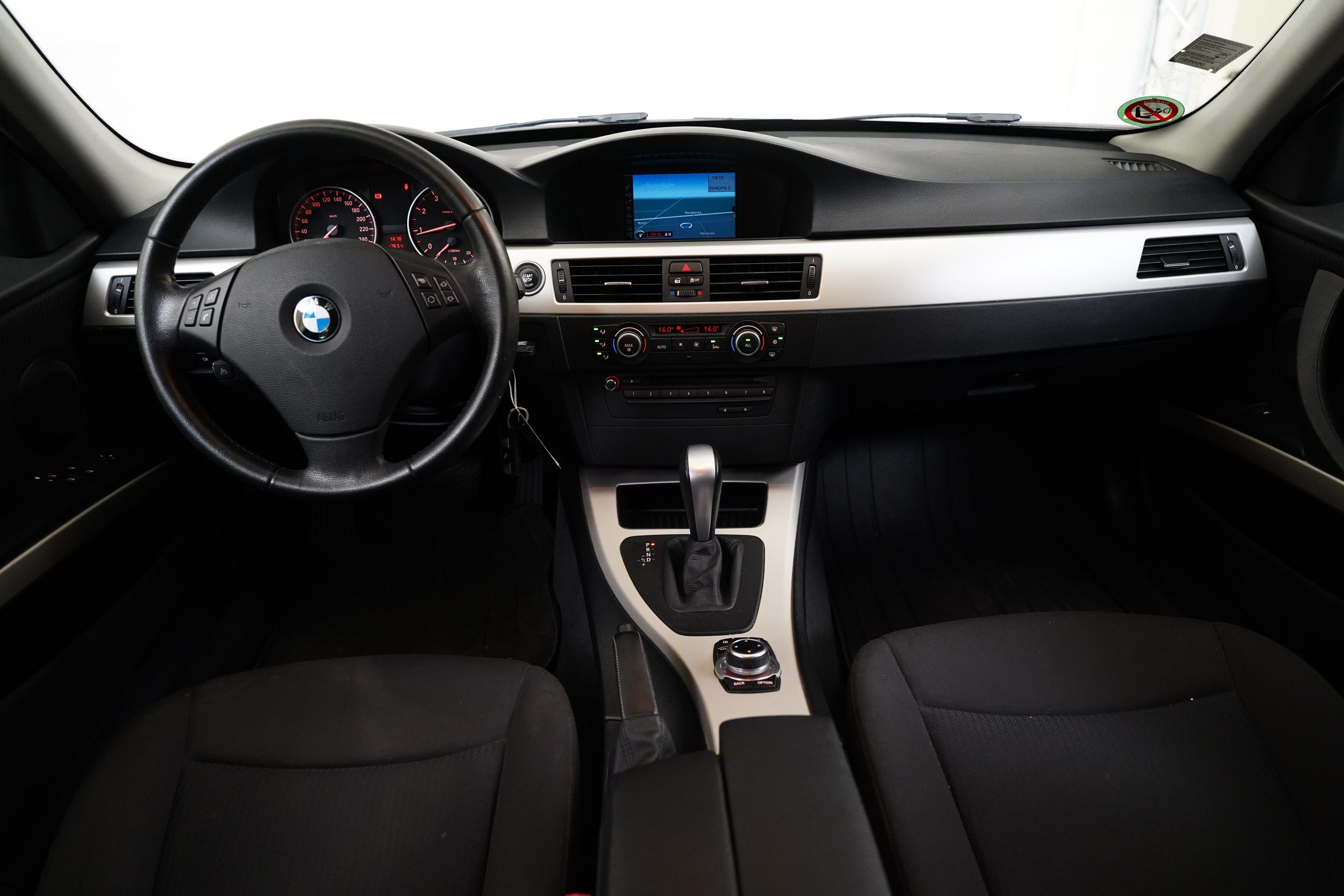 BMW Řada 3, i 125 kW Steptronic - fotka 5