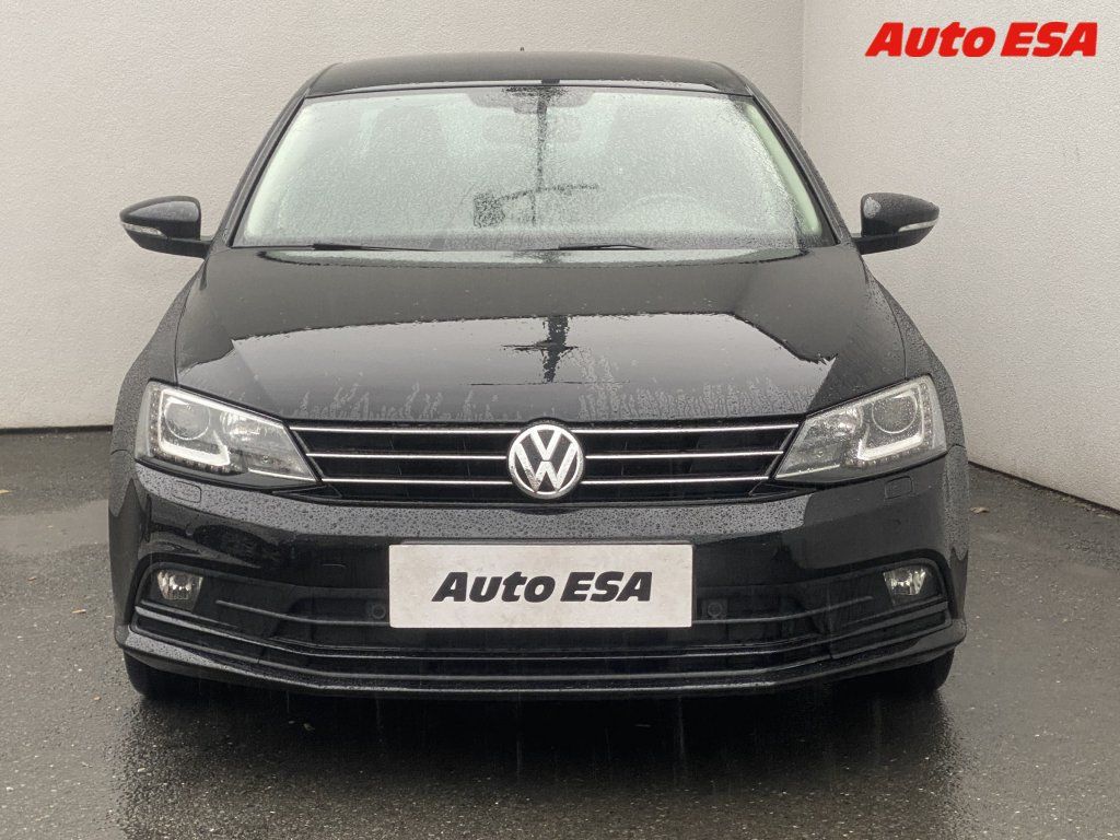 Volkswagen Jetta, 2.0 TDi,DSG,bixen,TZ - fotka 2