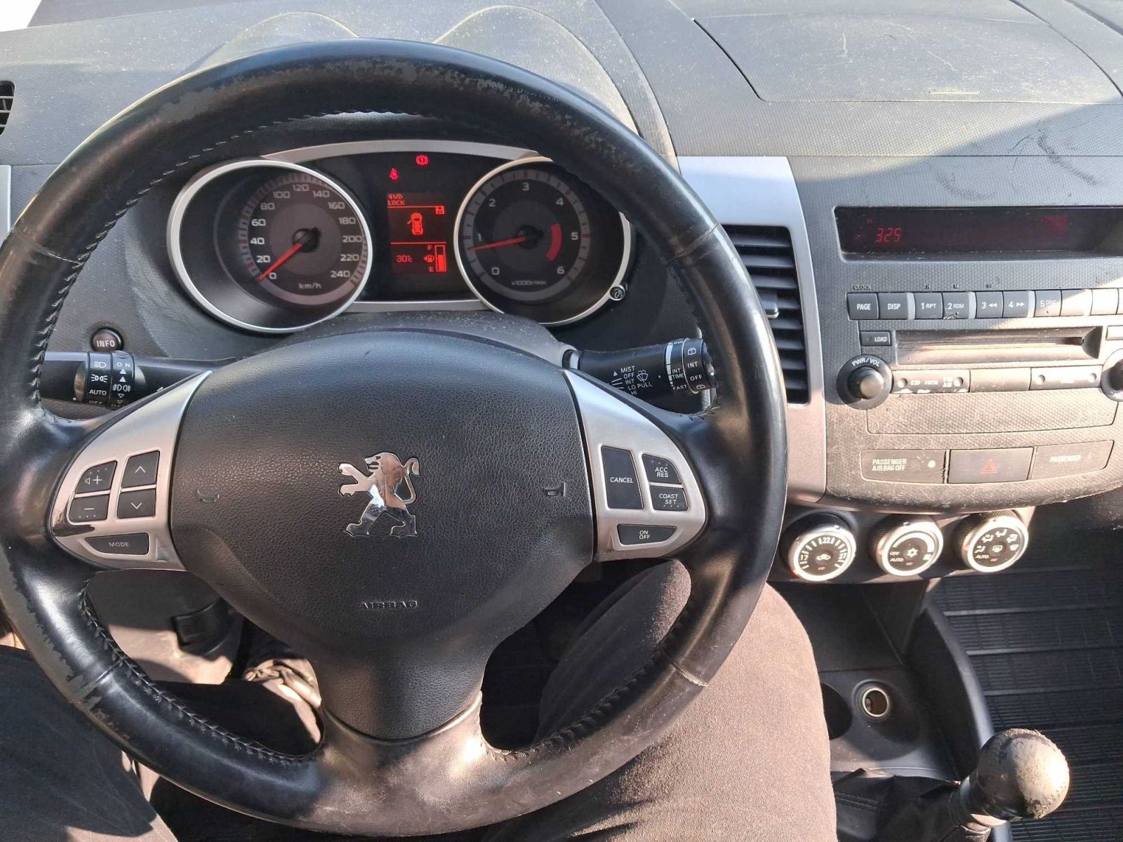 Peugeot 4007, 2.2 HDI, 4X4, Kožené sedačky - fotka 3