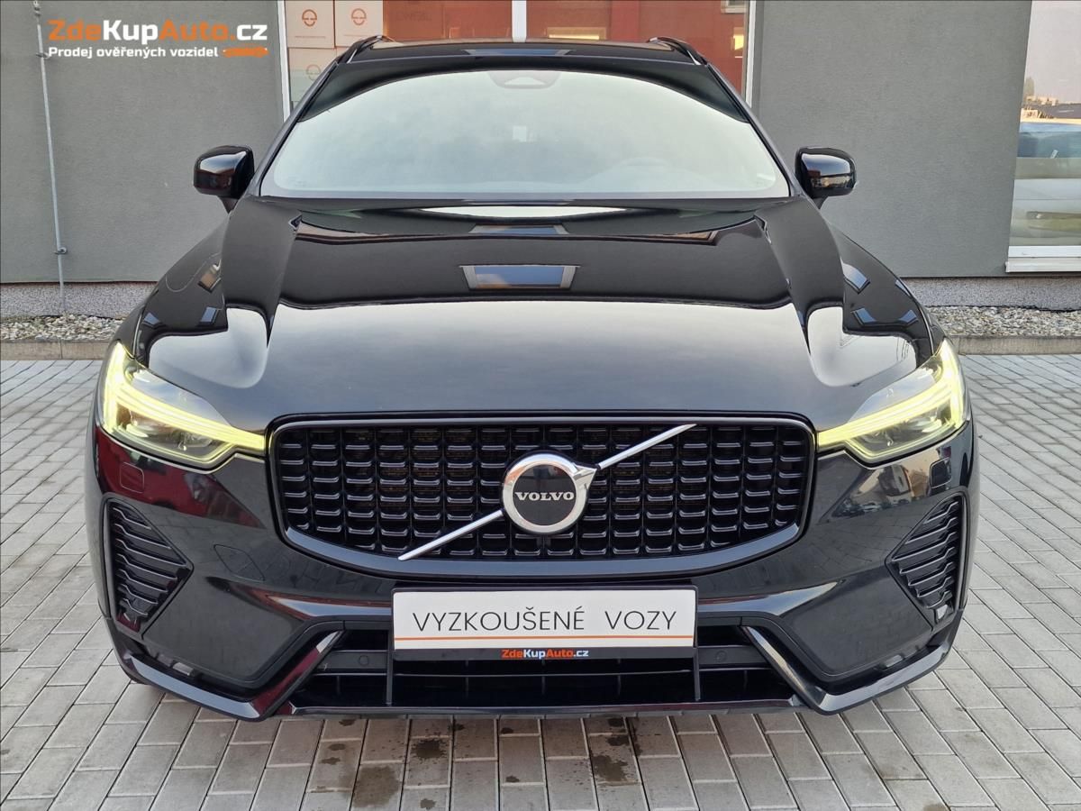 Volvo XC60, B5 184kW Plus Dark Auto,1.Maj - fotka 4