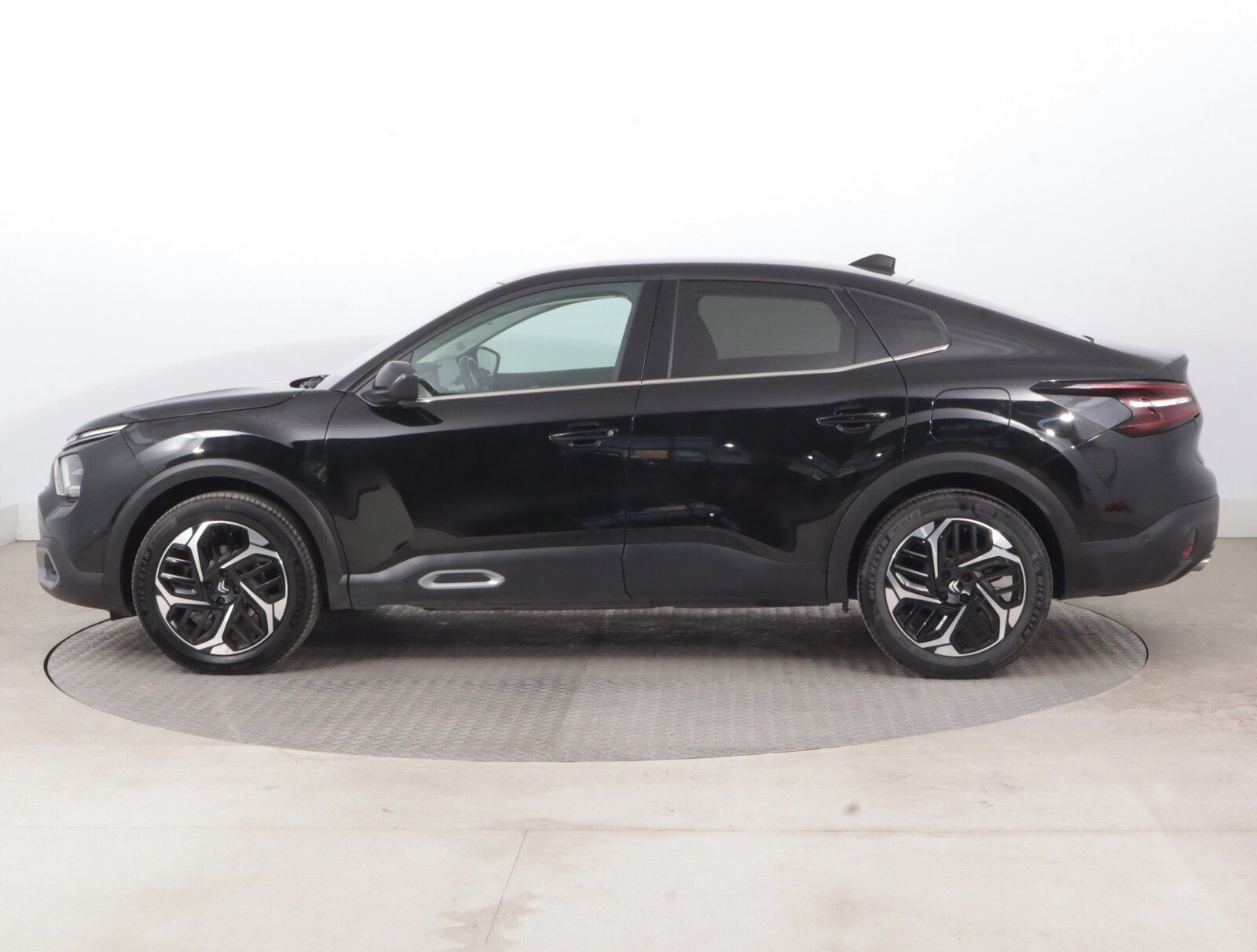 Citroën C4 X, 1.2 PureTech, Automat, ČR - fotka 3