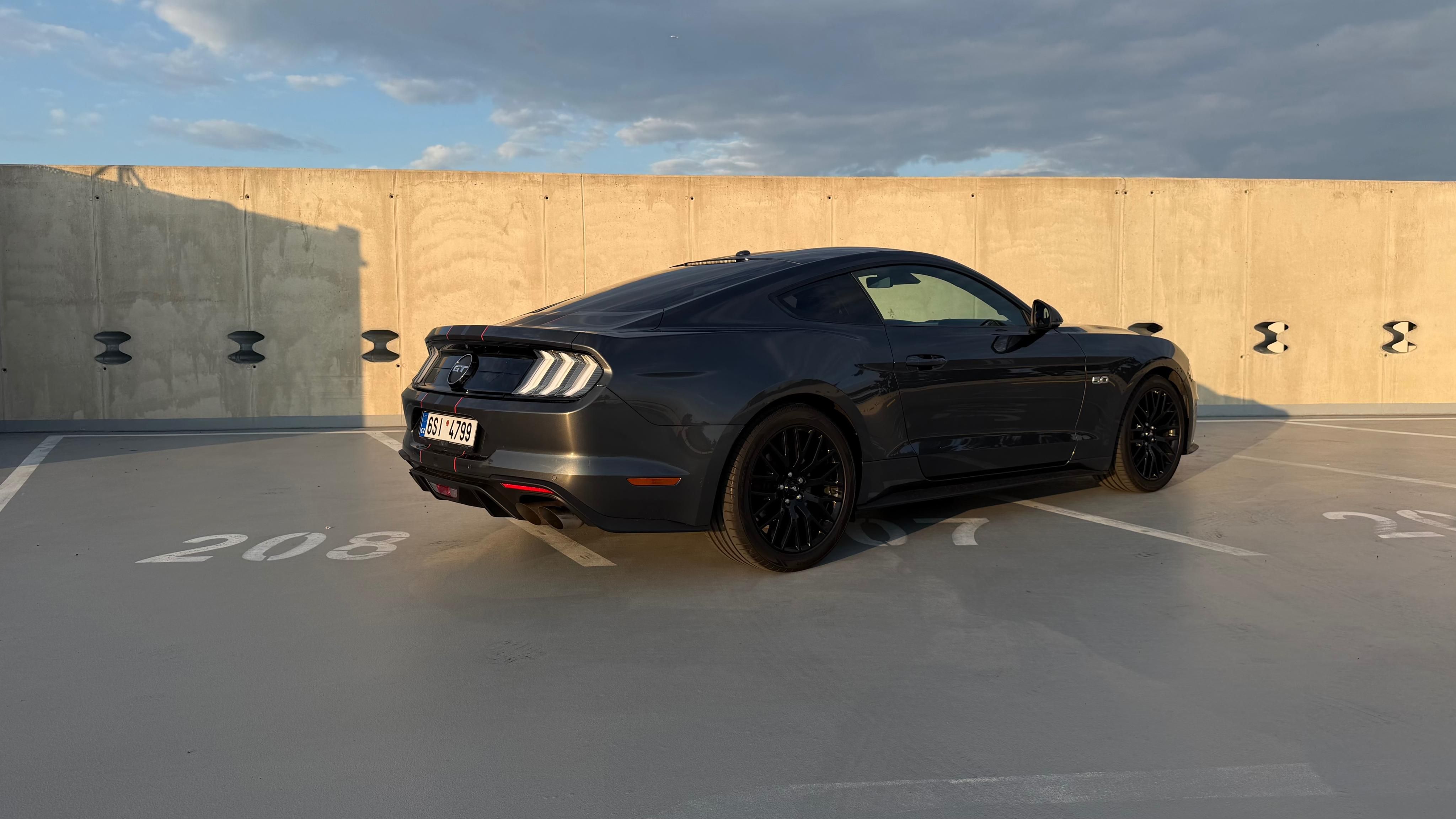 Ford Mustang, GT V8 5.0l, MAGNE RIDE, B&O - fotka 4