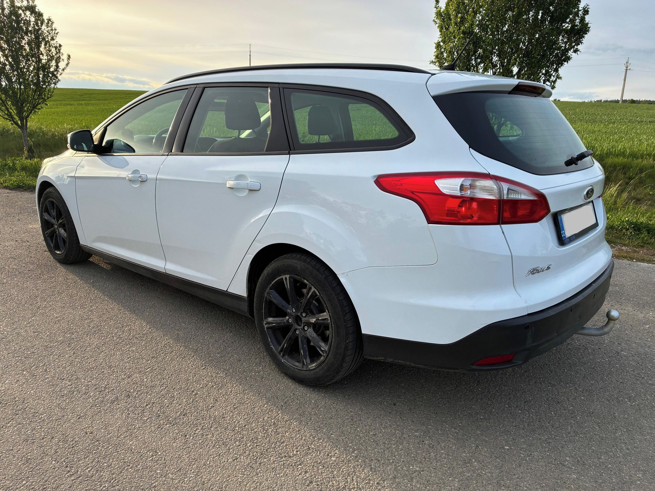 Ford Focus, 1.6i AT Combi, najeto pouze 14 - fotka 5