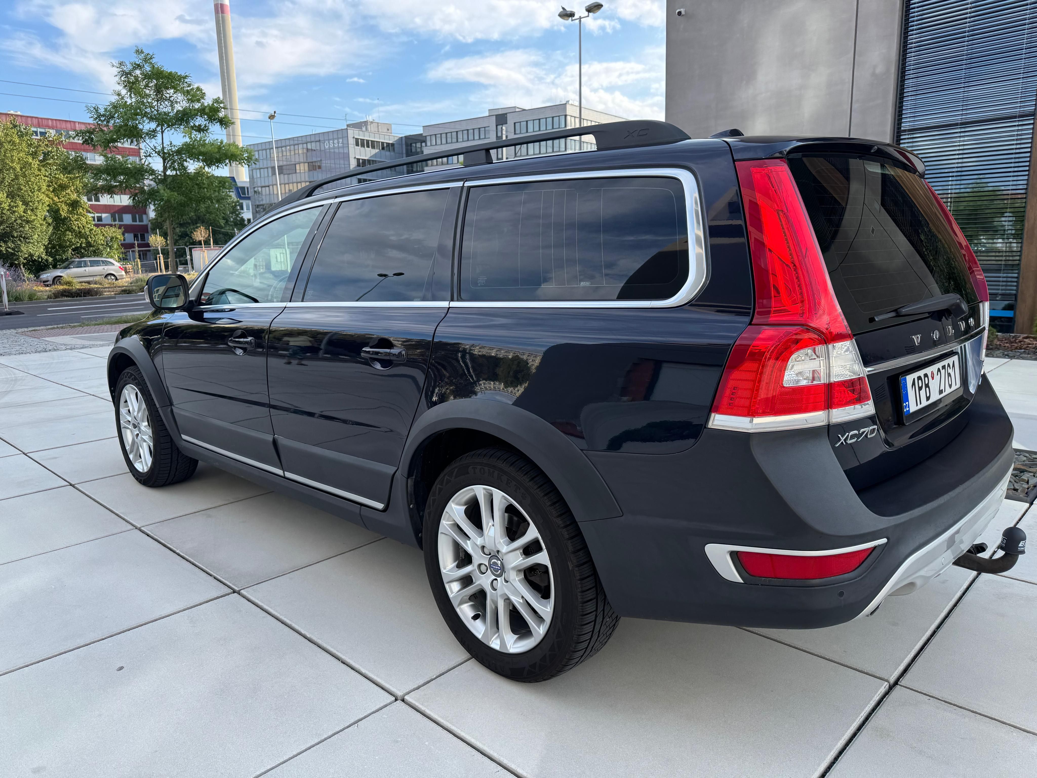 Volvo XC70, D5 162kW SUMMUM AUT AWD - fotka 3