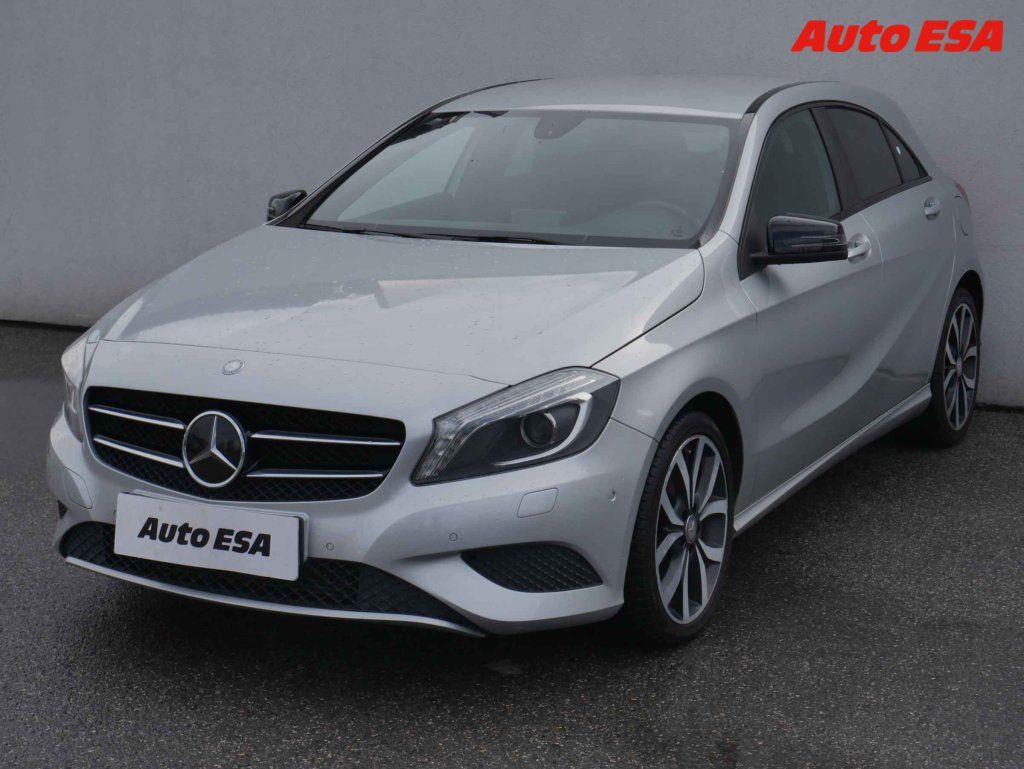 Mercedes-Benz Třídy A, 1.6i A180,Sport,bixen,navi - fotka 3