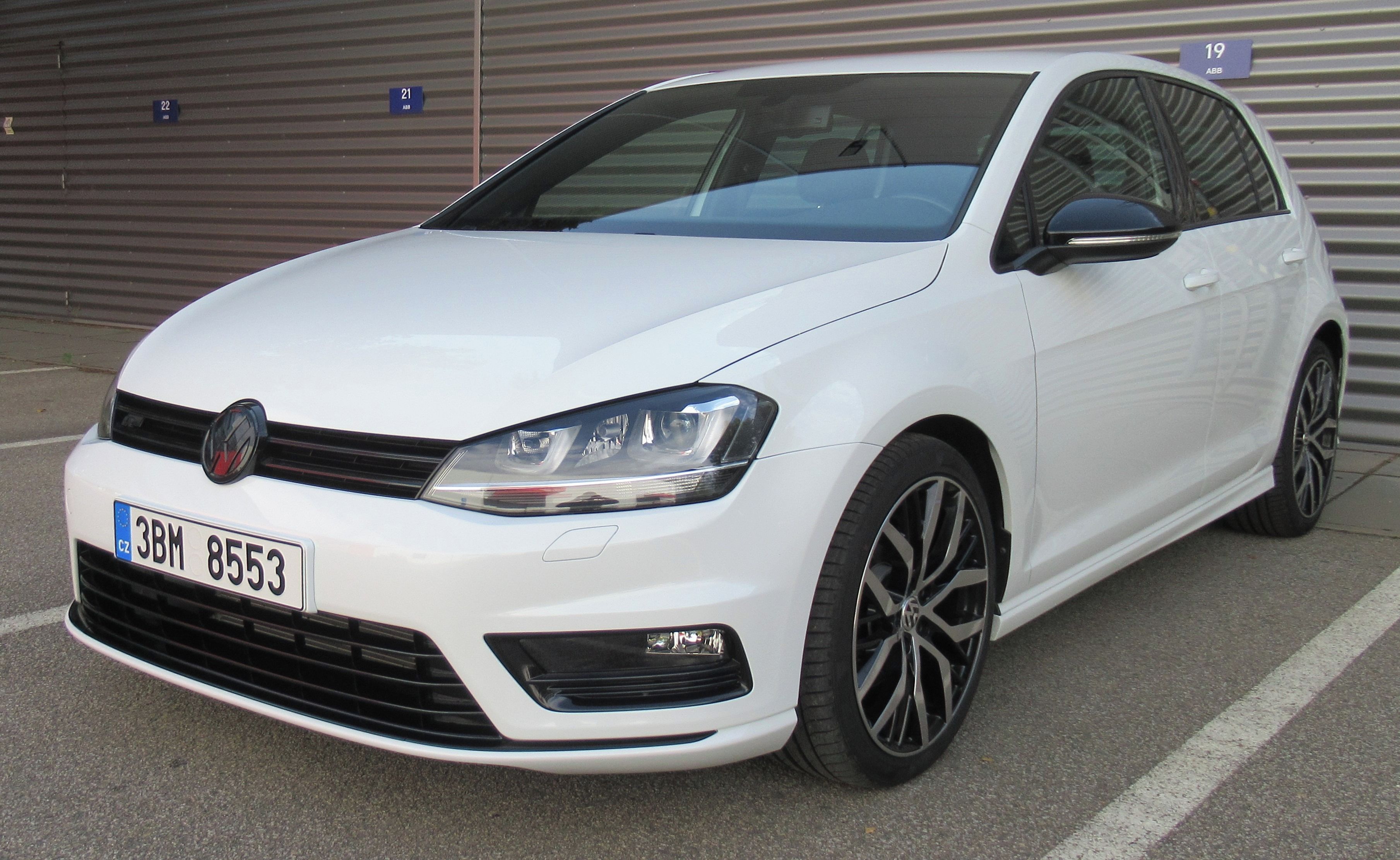 Volkswagen Golf, VII R-Line 1.4TSI DSG CZ 1Maj.