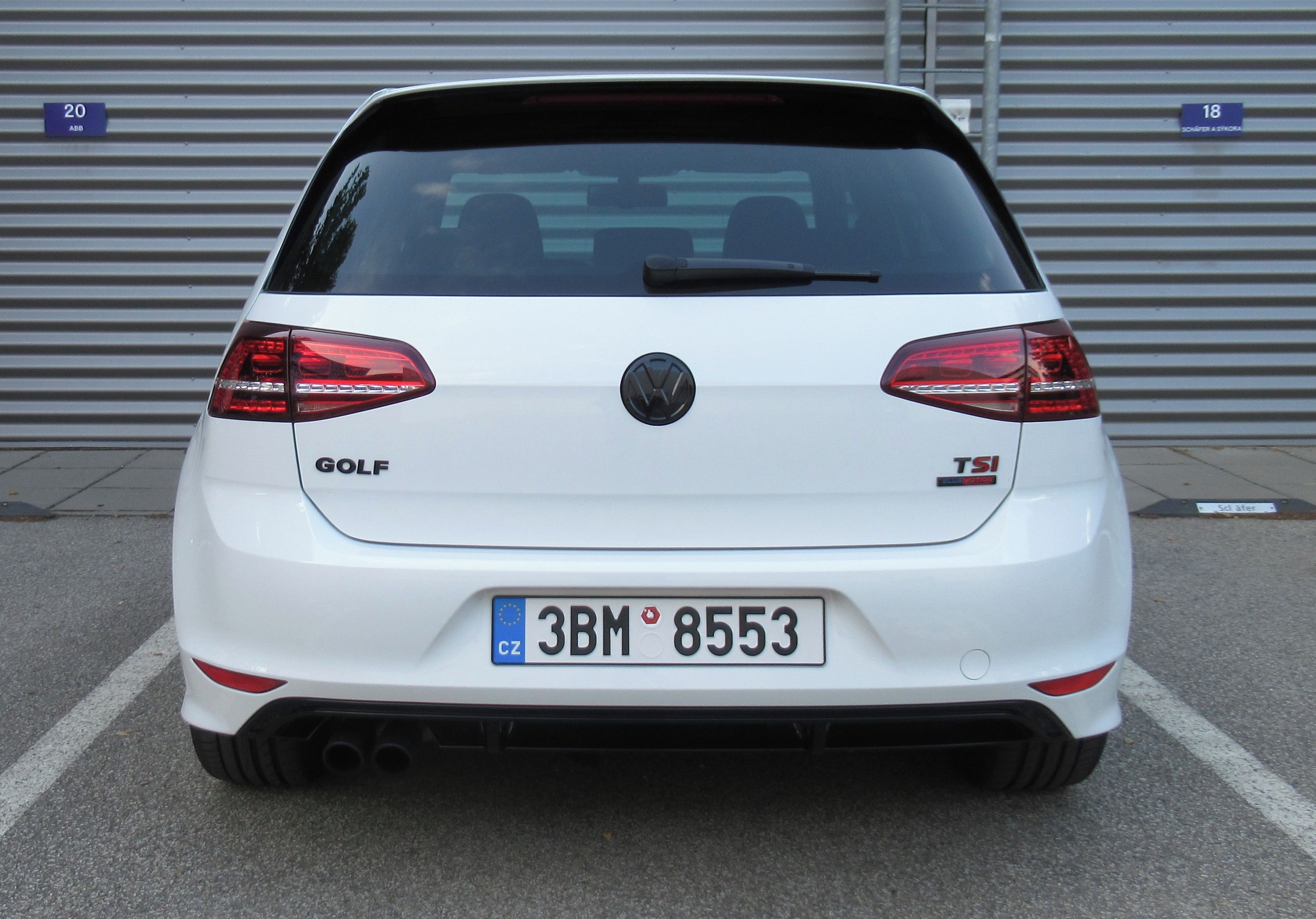 Volkswagen Golf, VII R-Line 1.4TSI DSG CZ 1Maj. - fotka 5