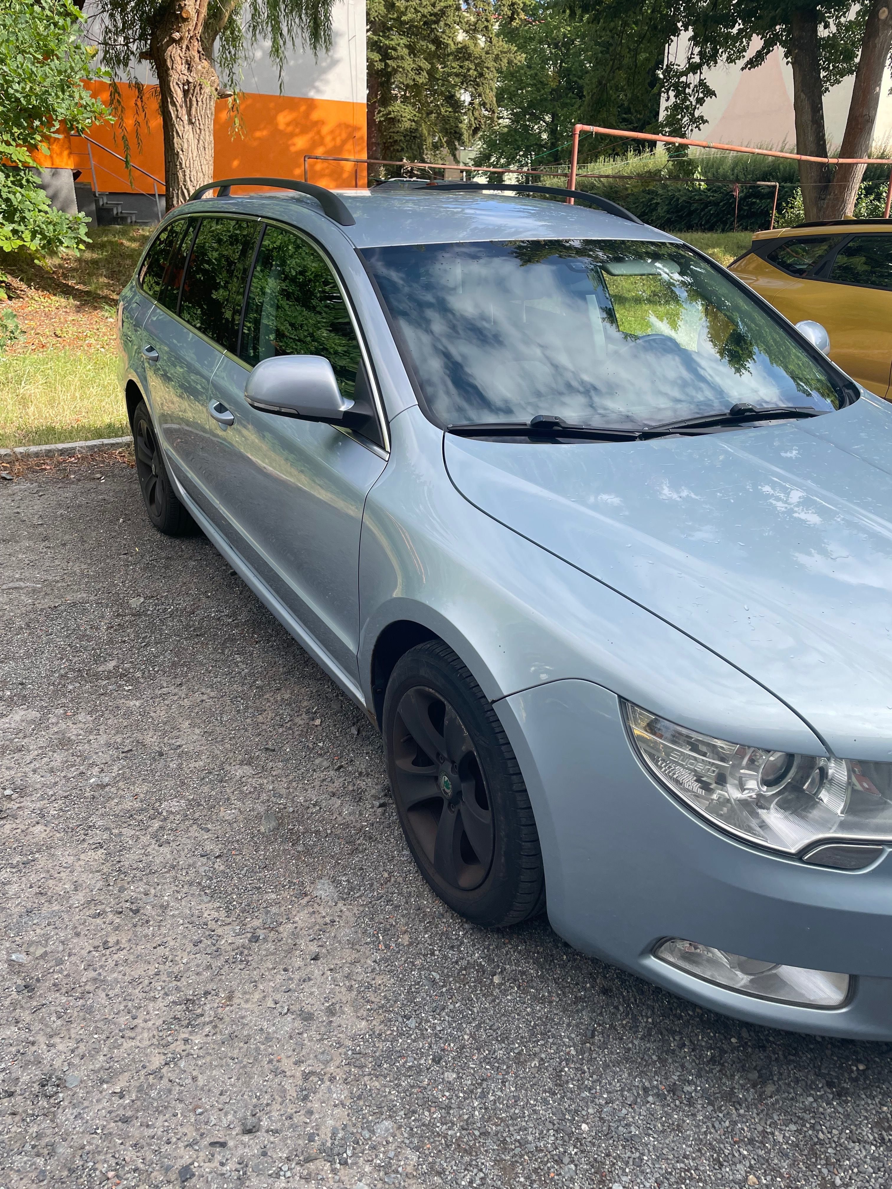 Škoda Superb - fotka 2