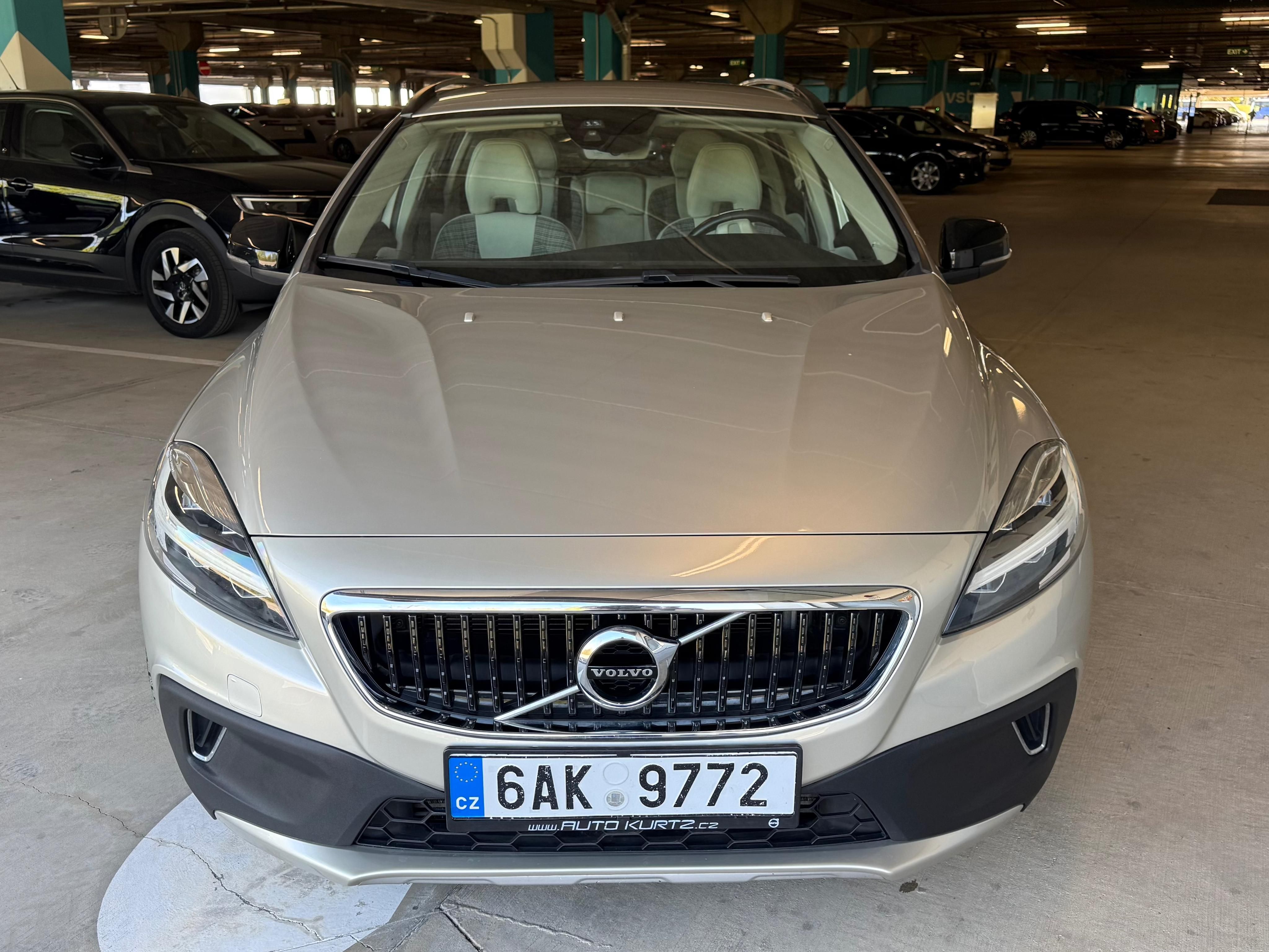 Volvo V40, Volvo V40 Cross Country T4 AWD - fotka 3