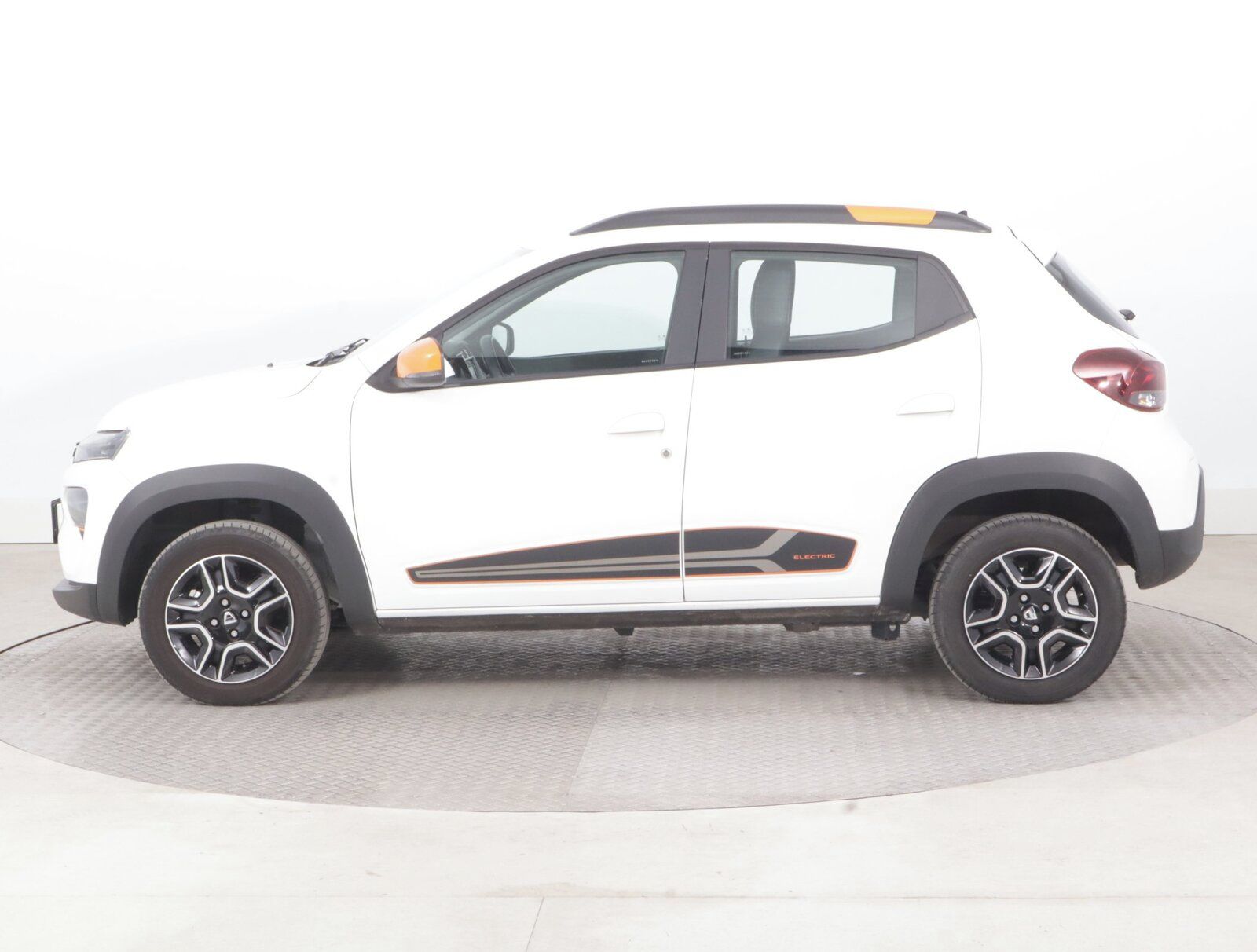 Dacia Spring, Electric 45 (27 kWh), SoH 91% - fotka 3