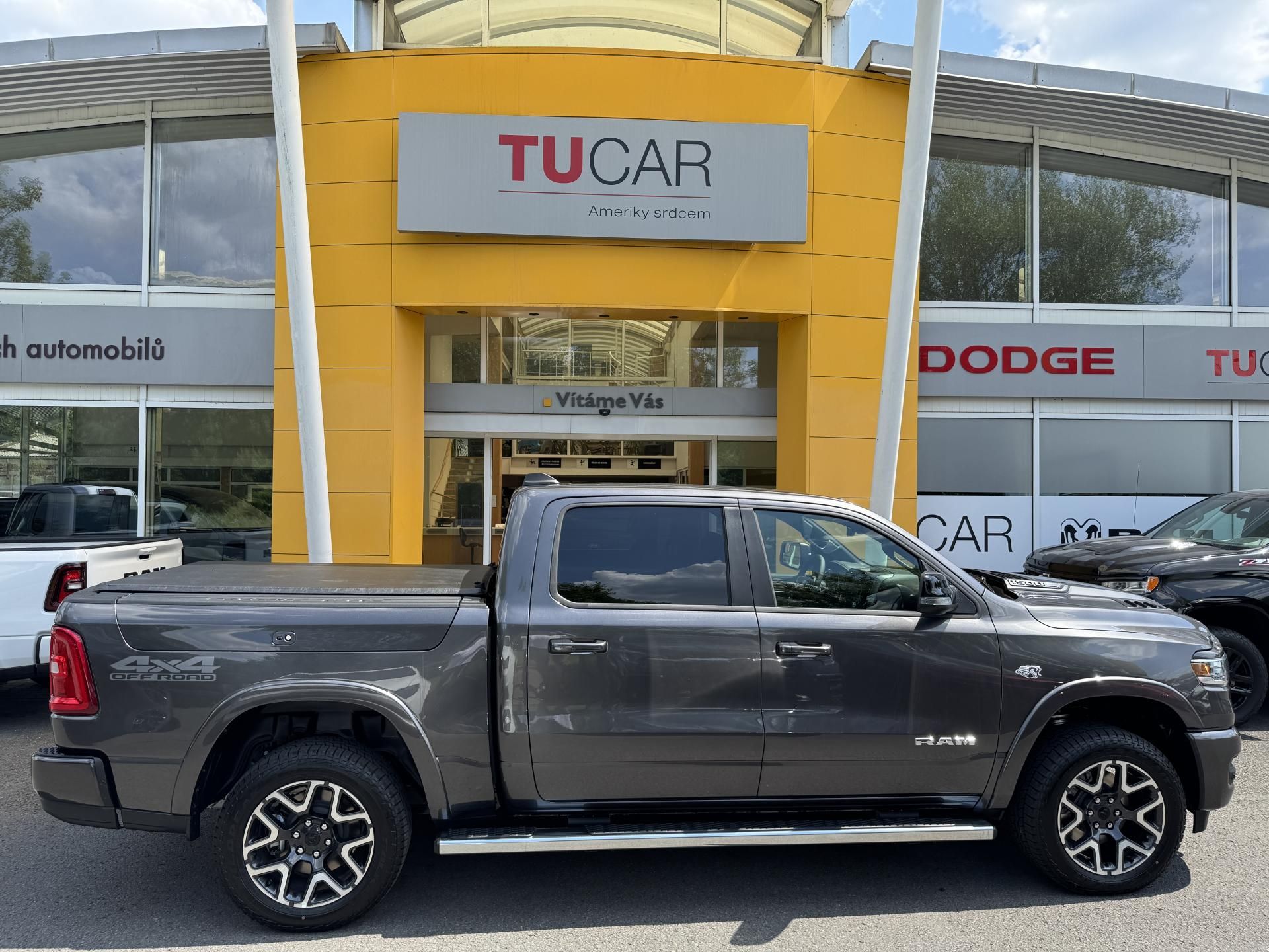 RAM 1500, 5,7 HEMI Laramie Rambox - fotka 6