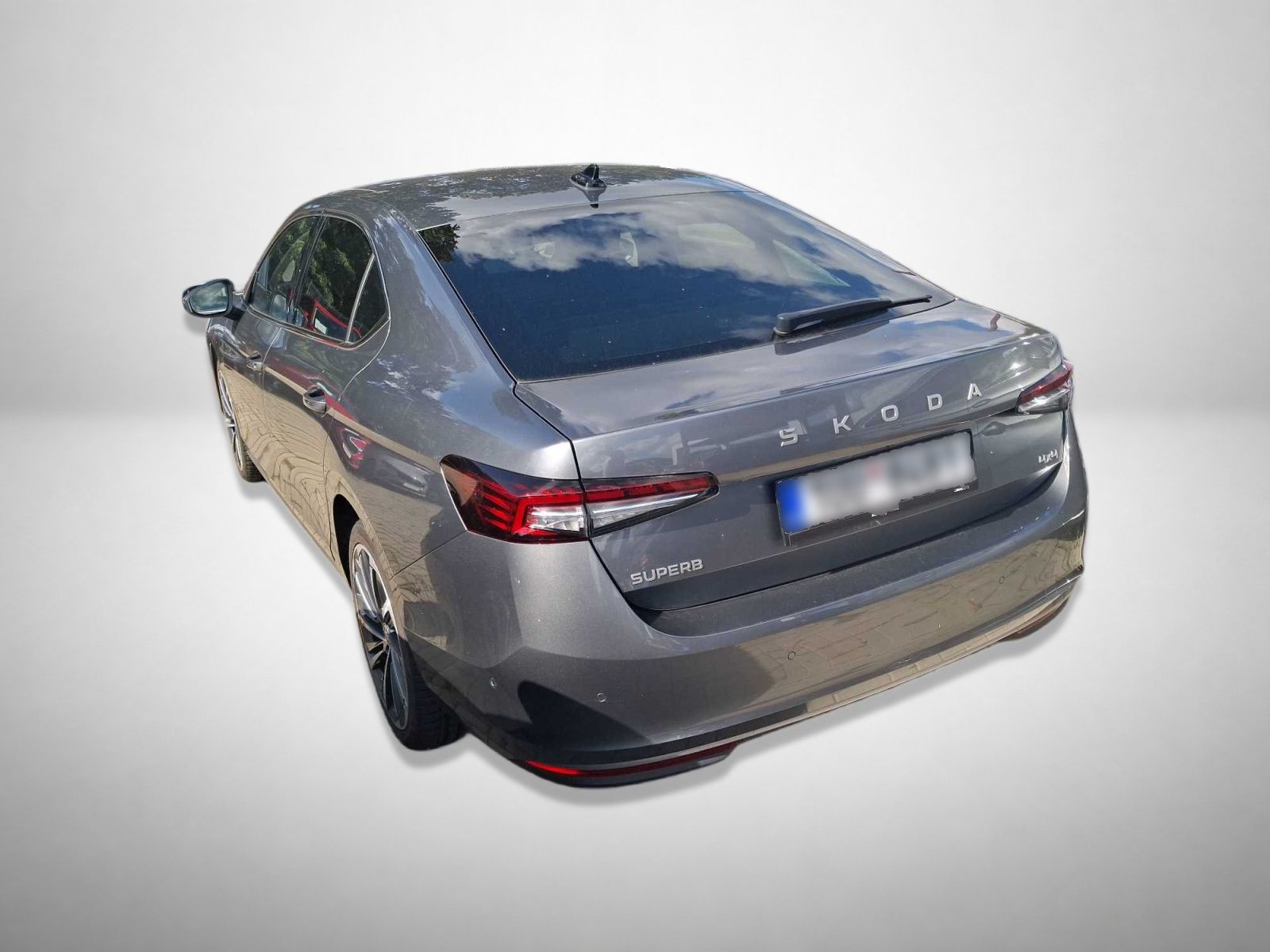 Škoda Superb, 2.0 TDI, Laurin&Klement - fotka 2