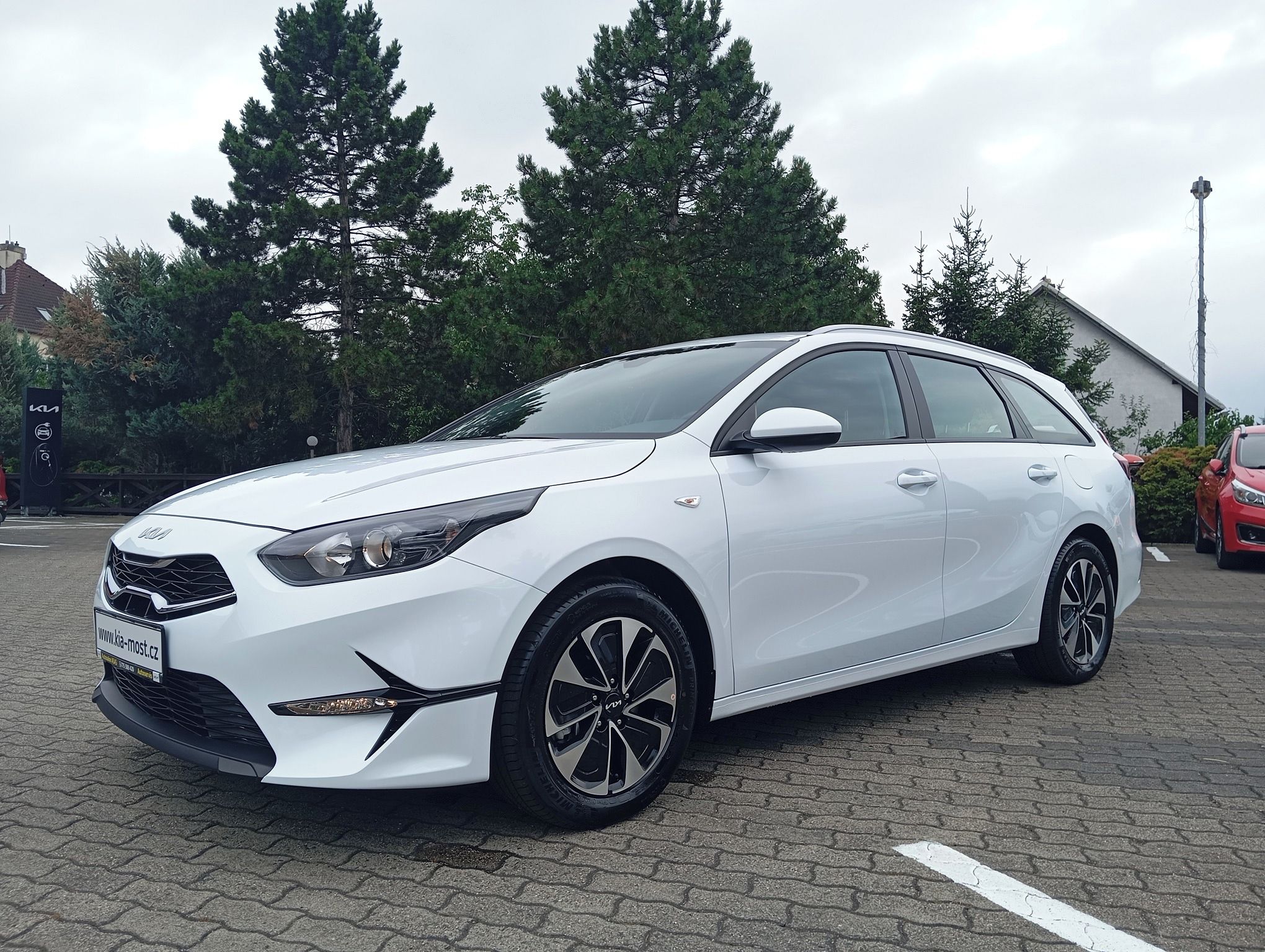 Kia Cee´d SW, 1.5 T-GDi 7DCT SPIN 2025 - fotka 4