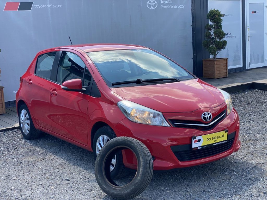 Toyota Yaris, 1.0i,ČR-1.maj,Active,nová STK