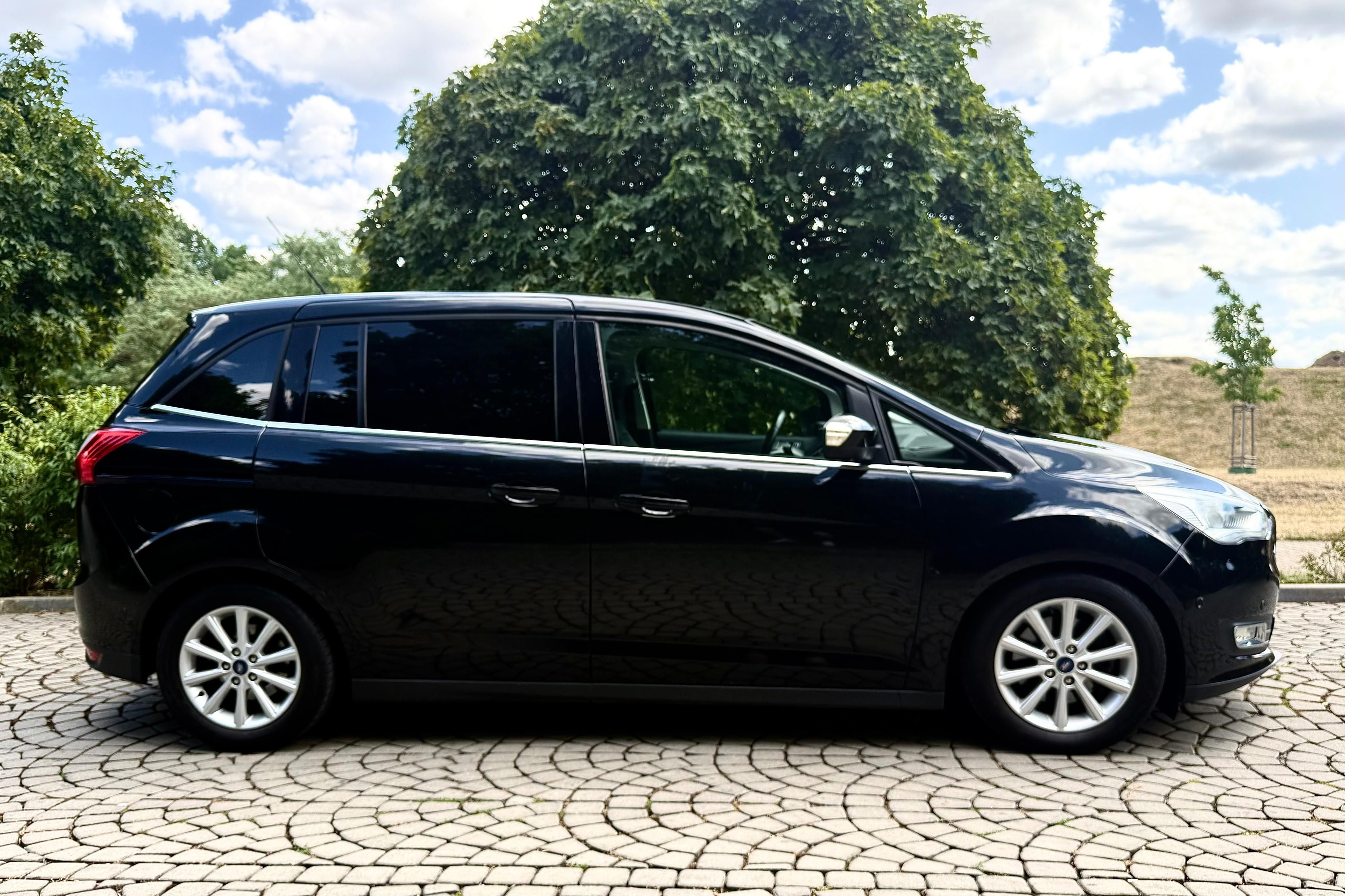 Ford Grand C-MAX, 1.5TCDI TITANIUM, AUT, 7-míst - fotka 2