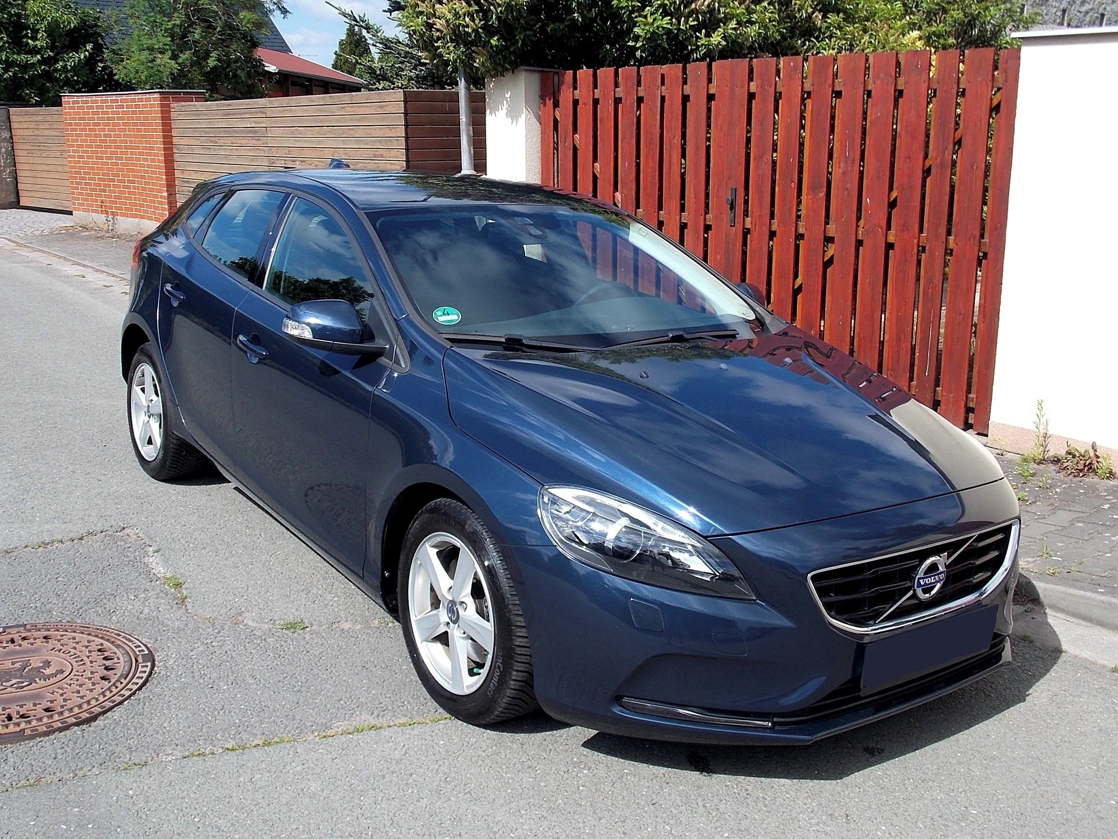 Volvo V40, 1,6 YOU T2 1. MAJITEL - fotka 5