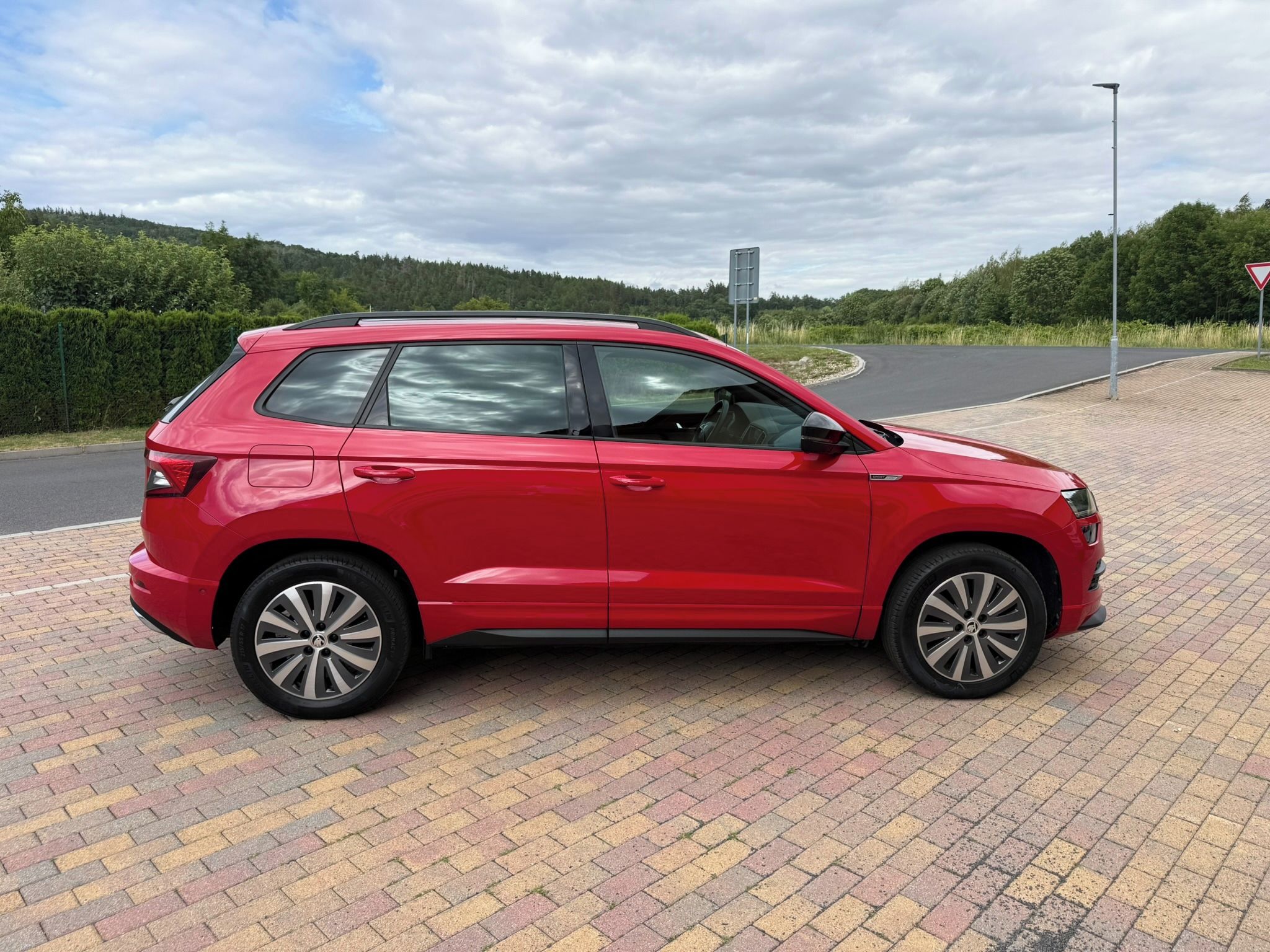 Škoda Karoq, 2.0TDI 110kW 4x4 DSG SPORTLINE - fotka 6