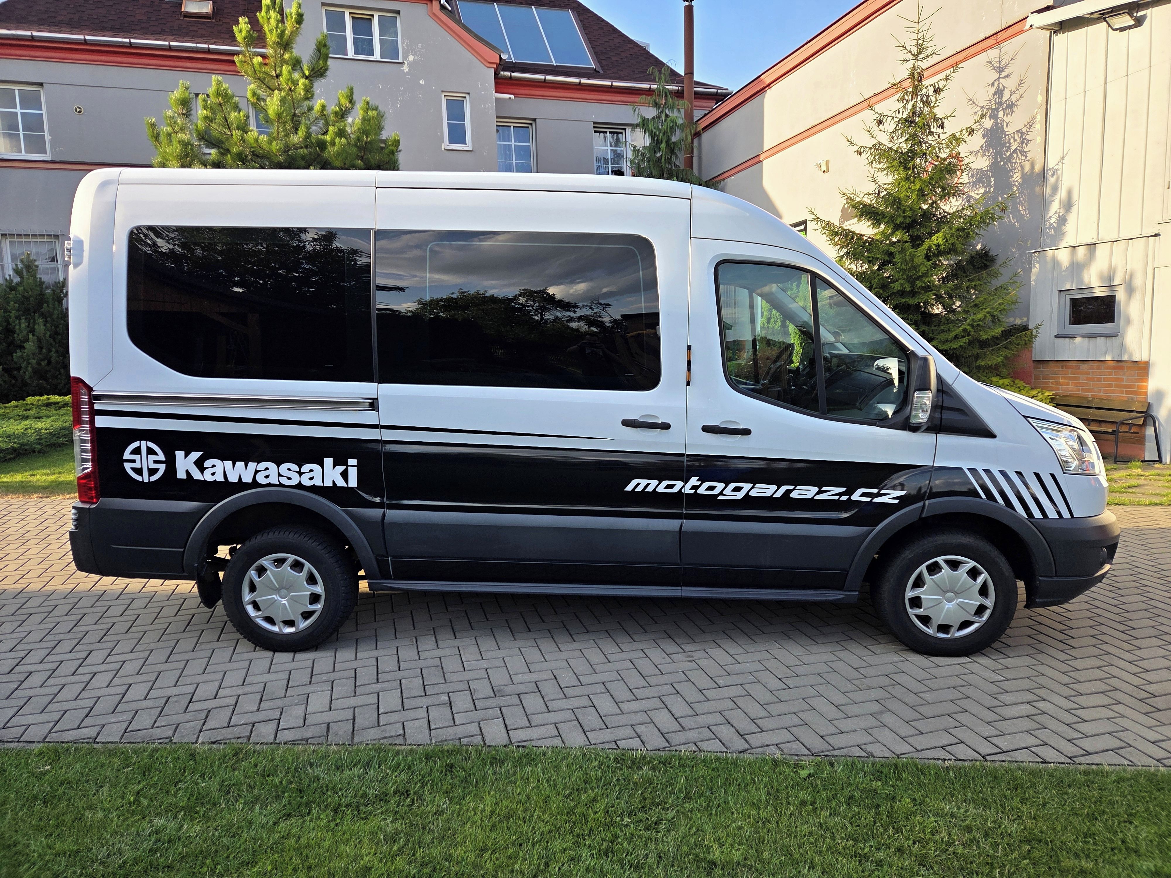 Ford Transit, 9 míst k sezení - fotka 4