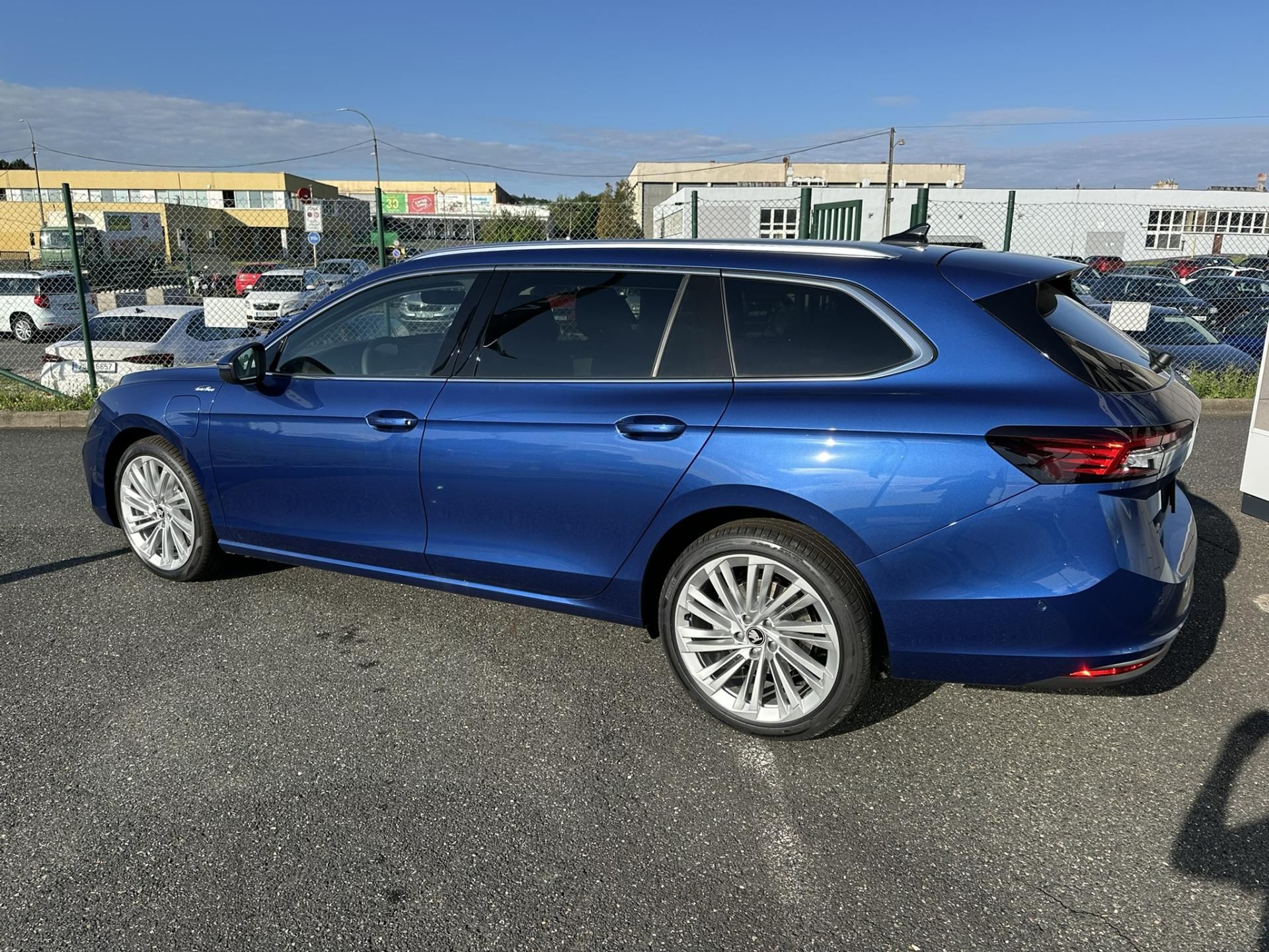 Škoda Superb, Laurin a Klement, iV - fotka 4