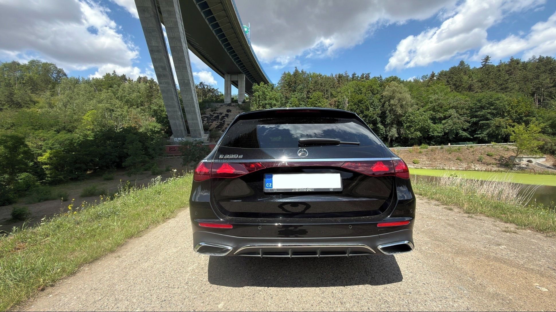 Mercedes-Benz Třídy E, E220d, AMG, TOP výbava, záruka - fotka 5