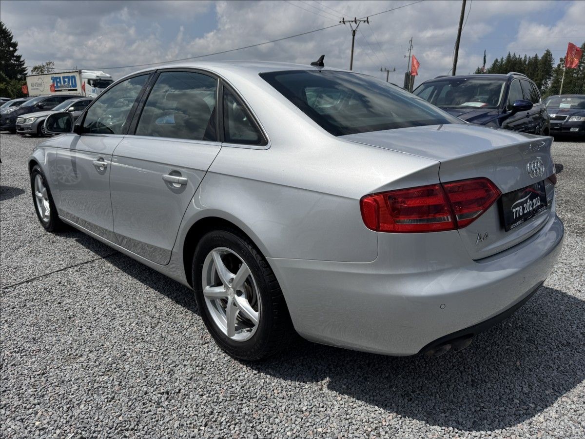 Audi A4, 2,0   TDI 105 KW XENON SERVISK - fotka 5