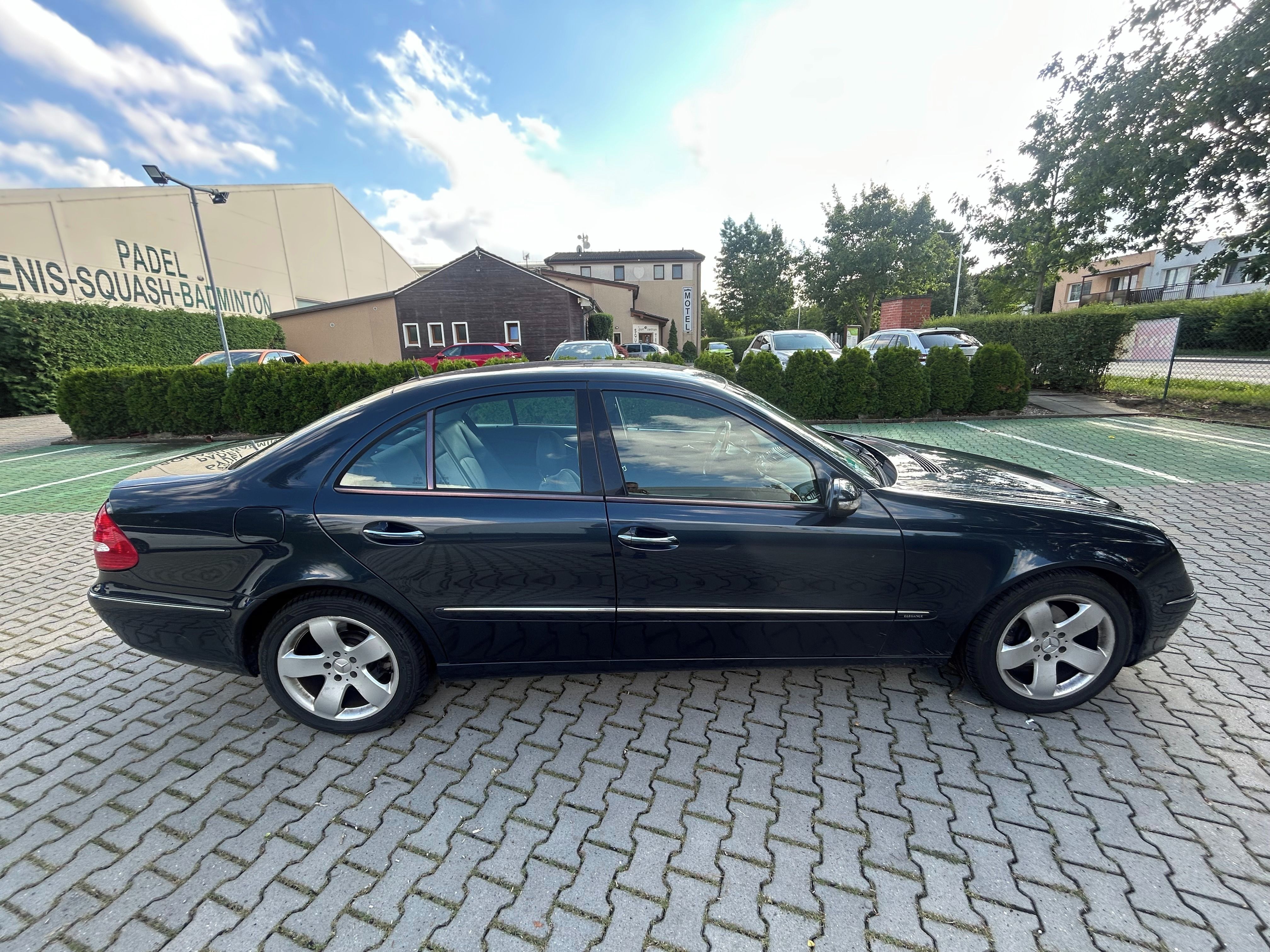 Mercedes-Benz Třídy E, E 320 - fotka 4