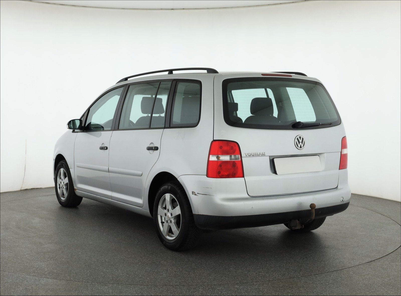 Volkswagen Touran, 1.6 FSI, Trendline, Tažné - fotka 4