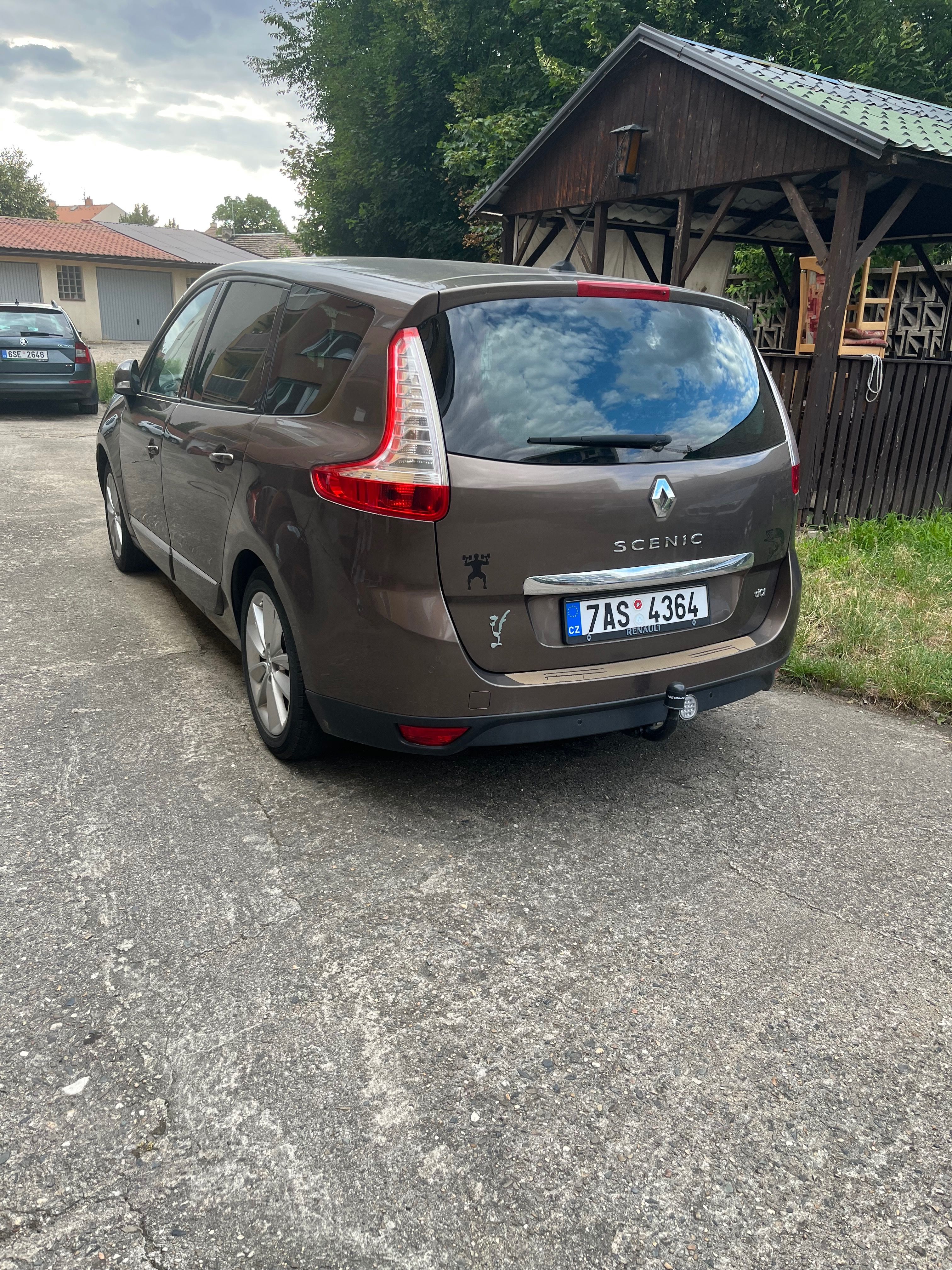 Renault Scénic, 1.6 dCI, 7 míst, tažné zař. - fotka 3