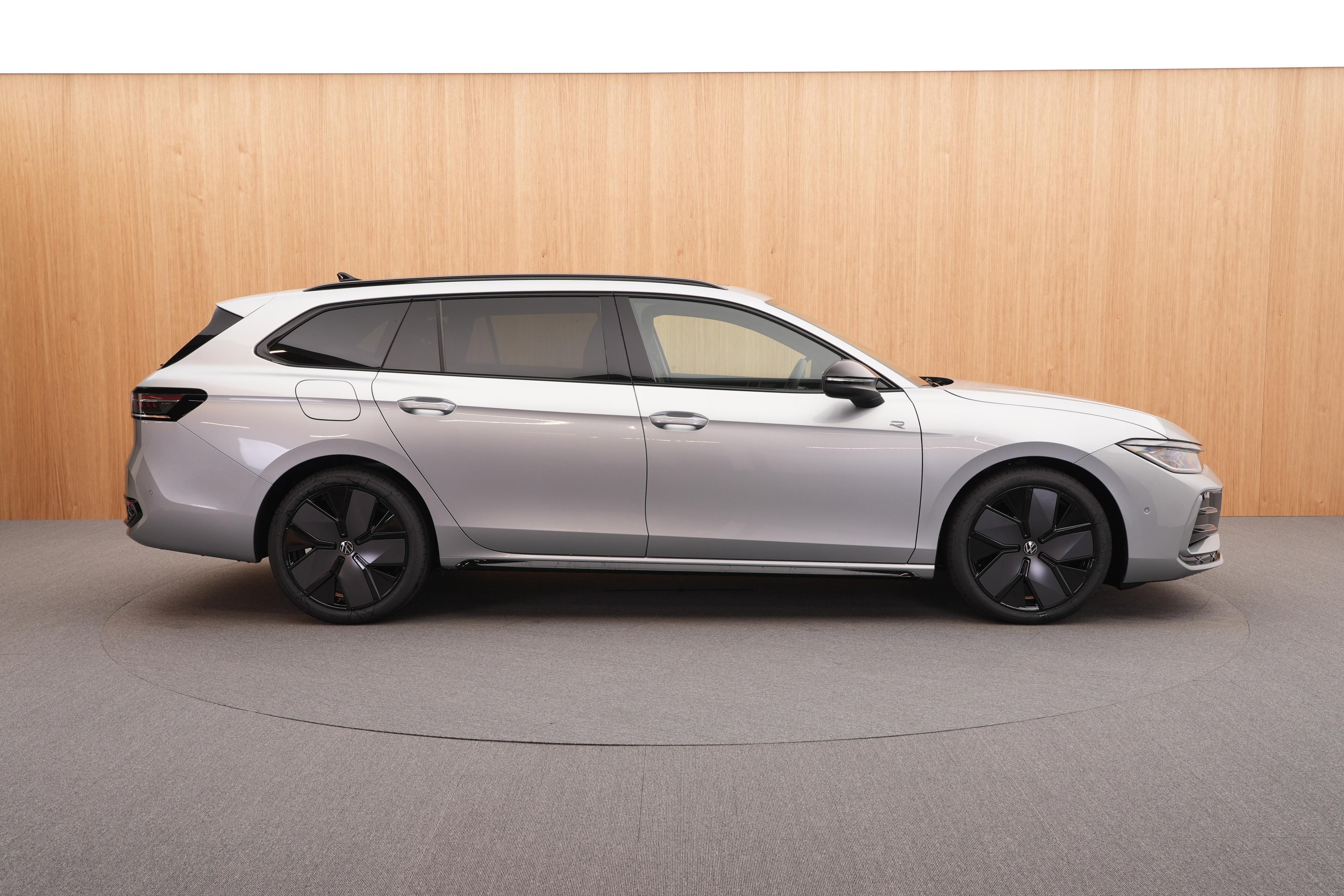 Volkswagen Passat, R-Line People 2.0 TDI 4x4 DSG - fotka 5