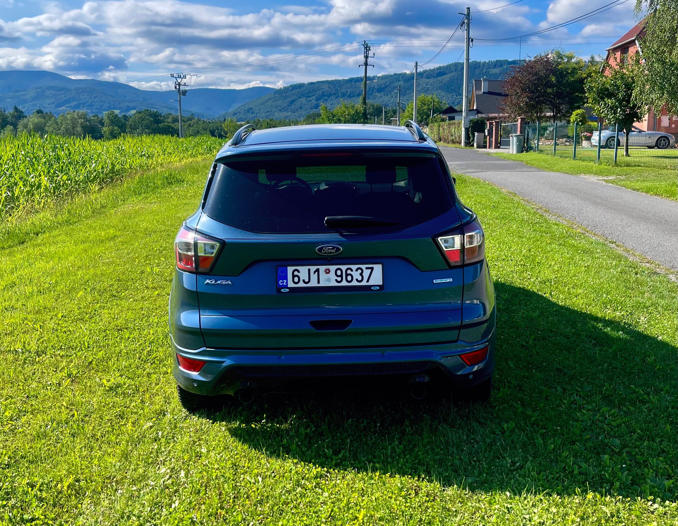 Ford Kuga, Prodám Ford Kuga 1.5 benzín 11 - fotka 3