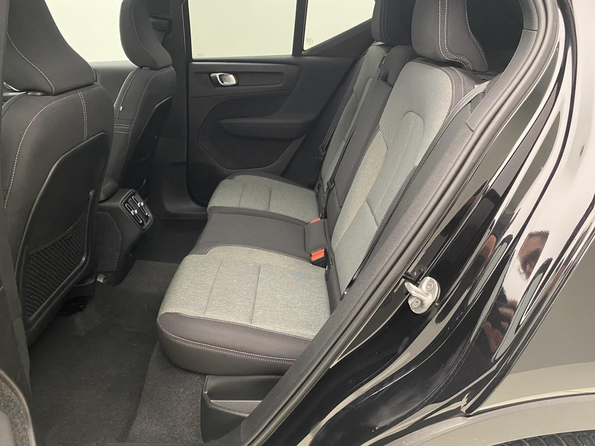 Volvo XC40, T2 MOMENTUM AUT CZ - fotka 5