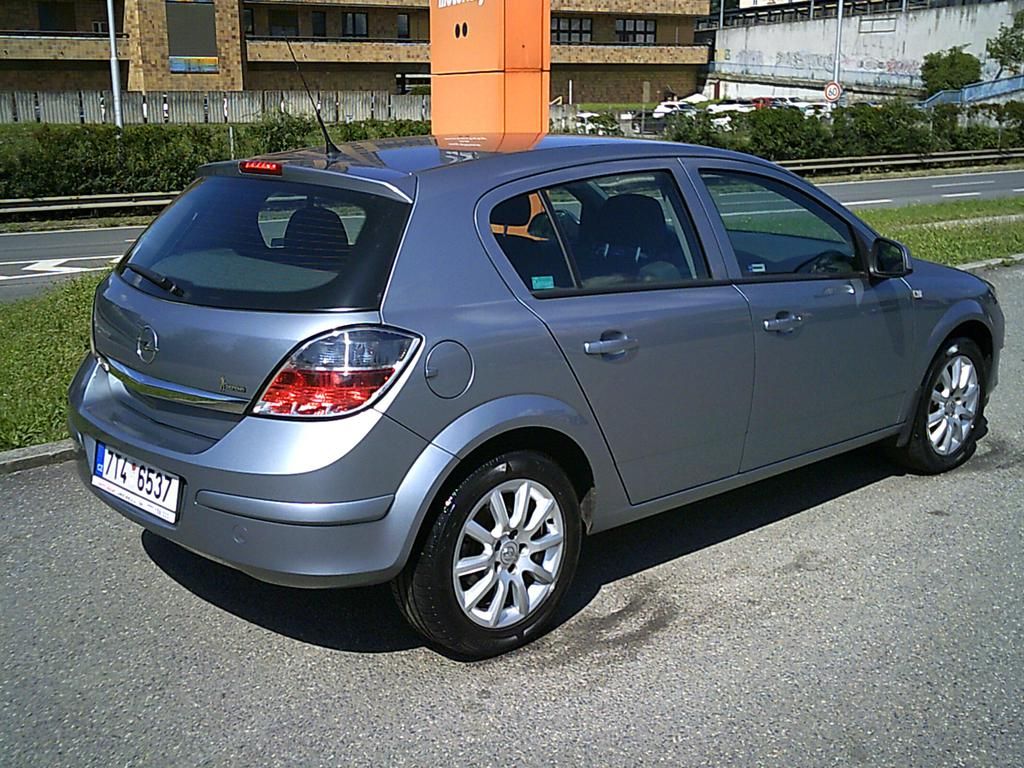 Opel Astra, 1.6i KOUPENO ČR,1.MAJITEL - fotka 6