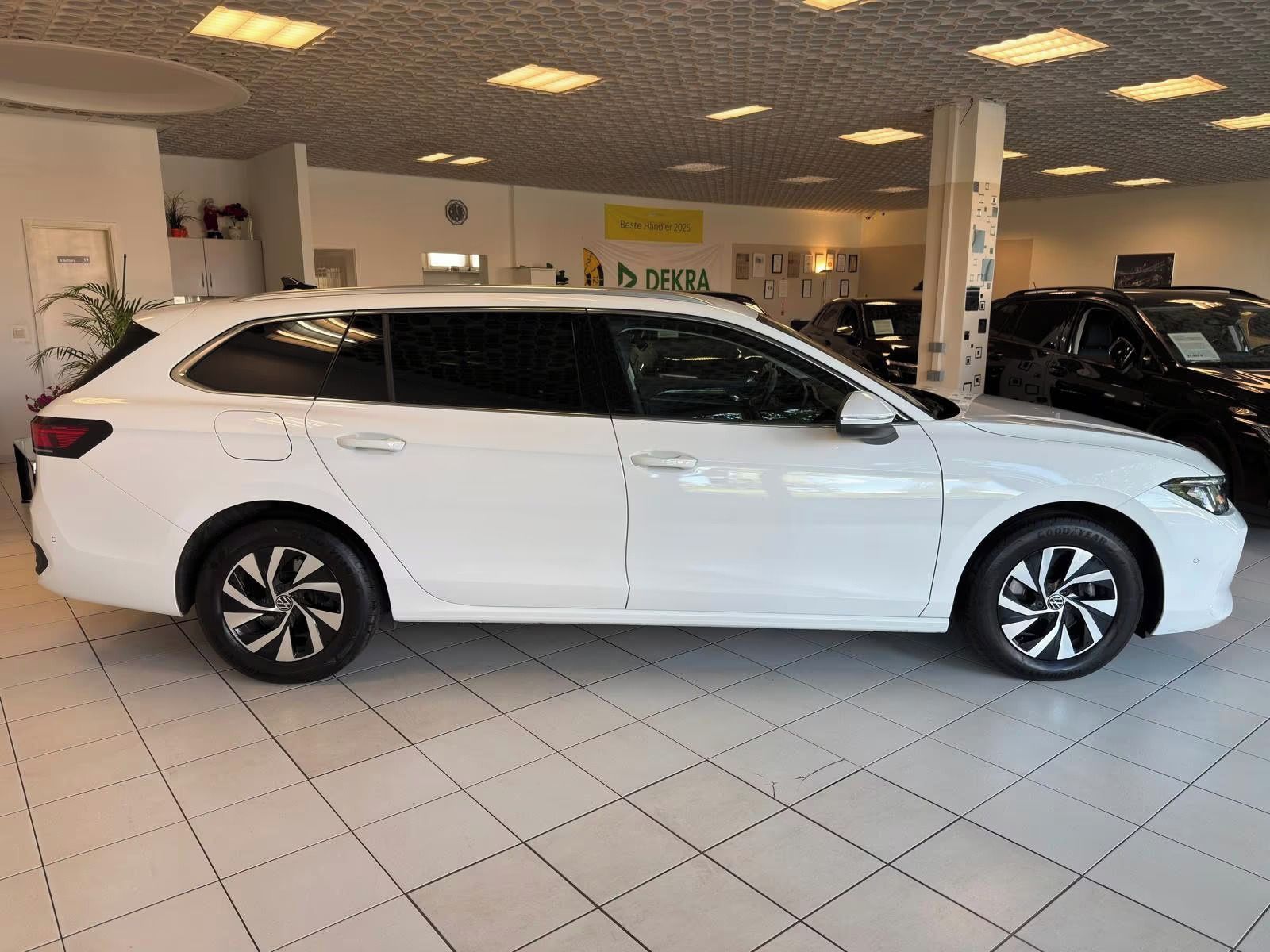 Volkswagen Passat Variant, 2.0 TDI  DSG*Kamera*Navi*Led* - fotka 3