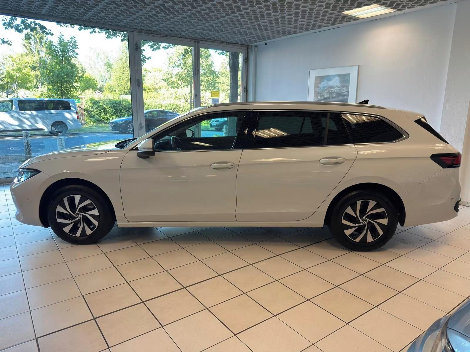 Volkswagen Passat Variant, 2.0 TDI  DSG*Kamera*Navi*Led* - fotka 4