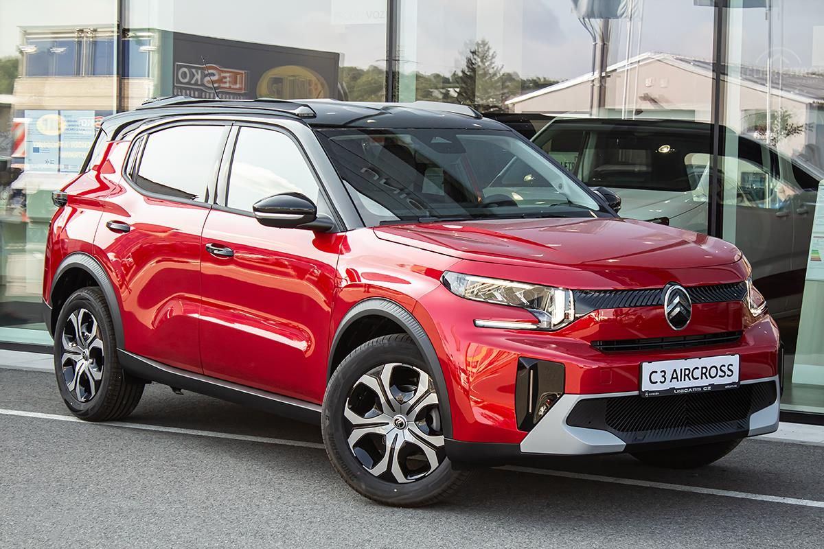 Citroën C3 Aircross, 1,2 PLUS Hybrid 145k Automat - fotka 3