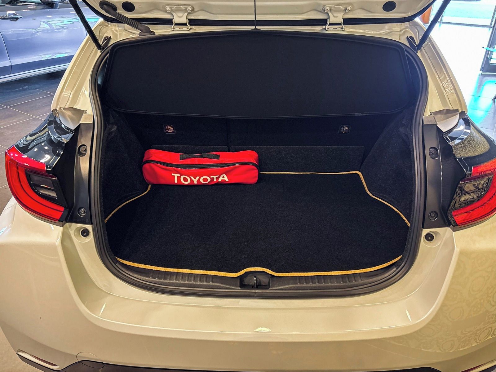 Toyota Yaris, GR Four 1.6 Turbo - fotka 6