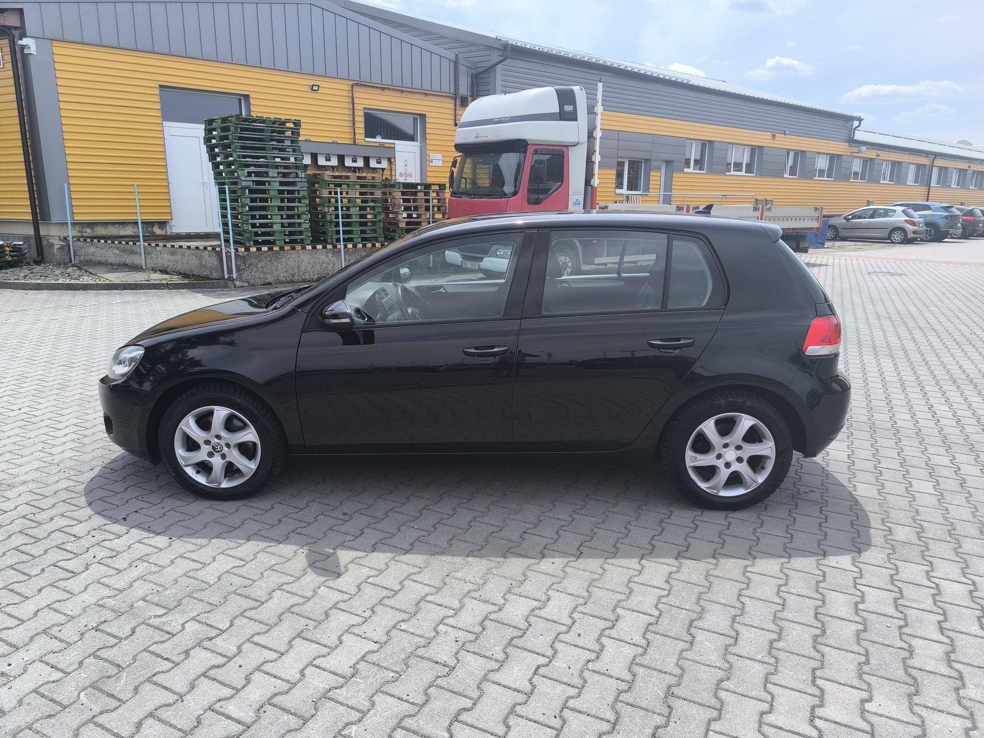 Volkswagen Golf, 2.0 TDi 4x4 ČR,DOLOŽENÉ KM - fotka 4