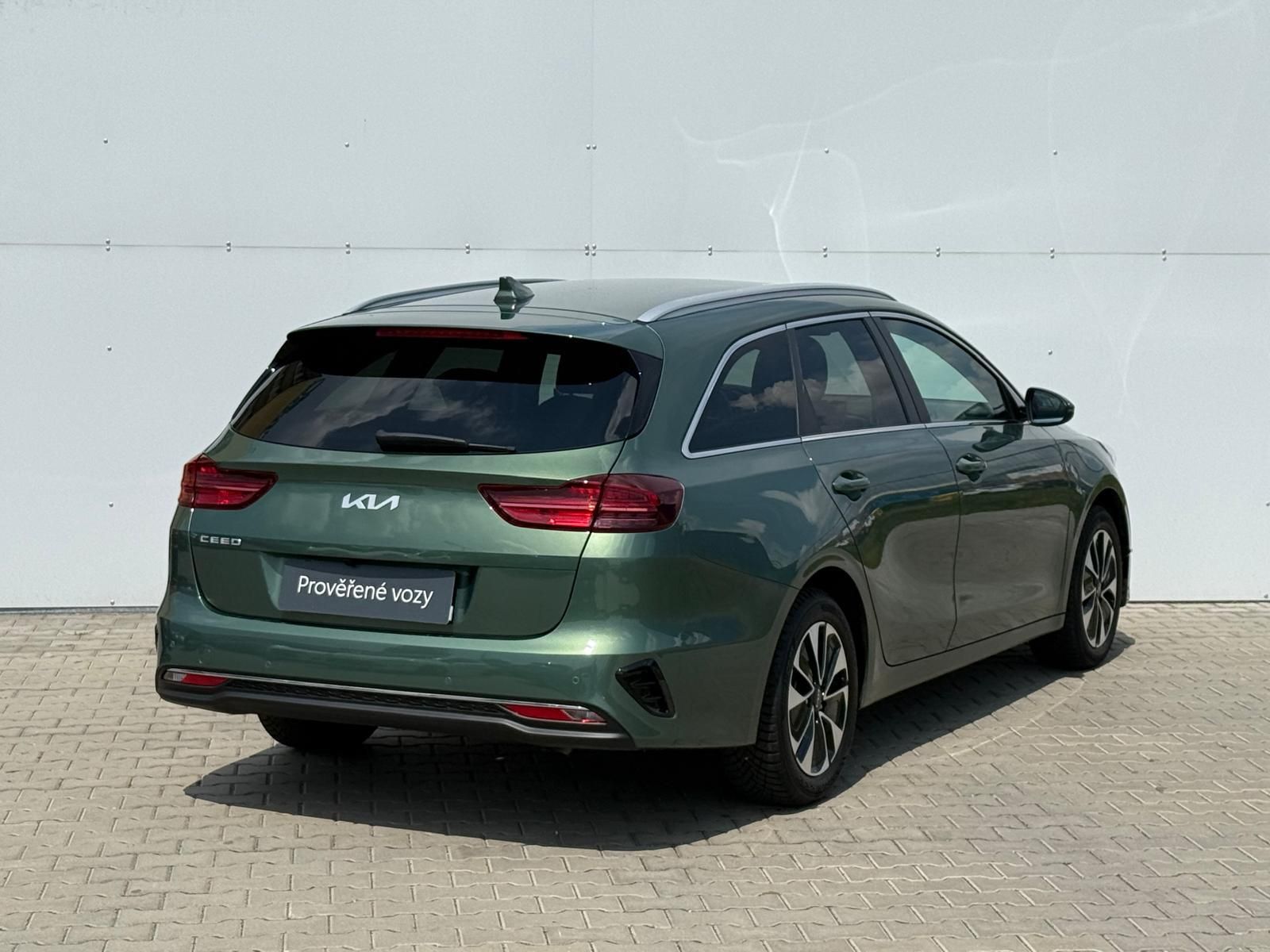 Kia Cee´d, 1.5 T-GDi 7DCT TOP - fotka 2