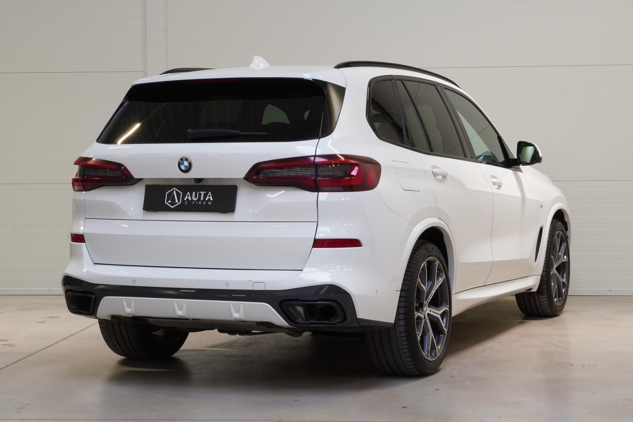 BMW X5, Xdrive40d,ČR,1.MAJ,DPH,7míst - fotka 6