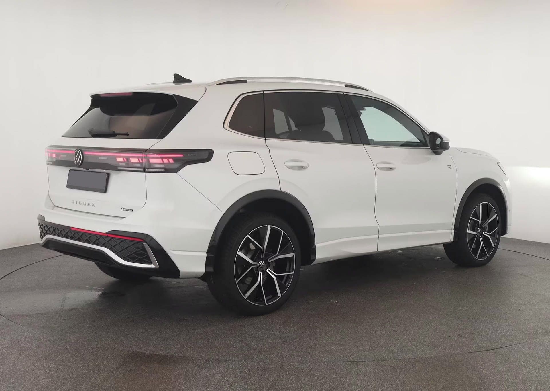 Volkswagen Tiguan, TDI 4M R-Line Pano 360 IQ Vent - fotka 5