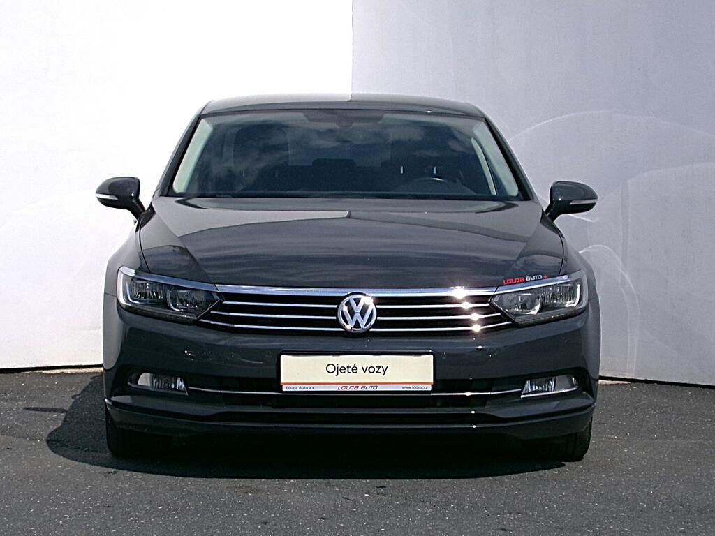 Volkswagen Passat, Comfortline 2.0 TDI 110 kW - fotka 4