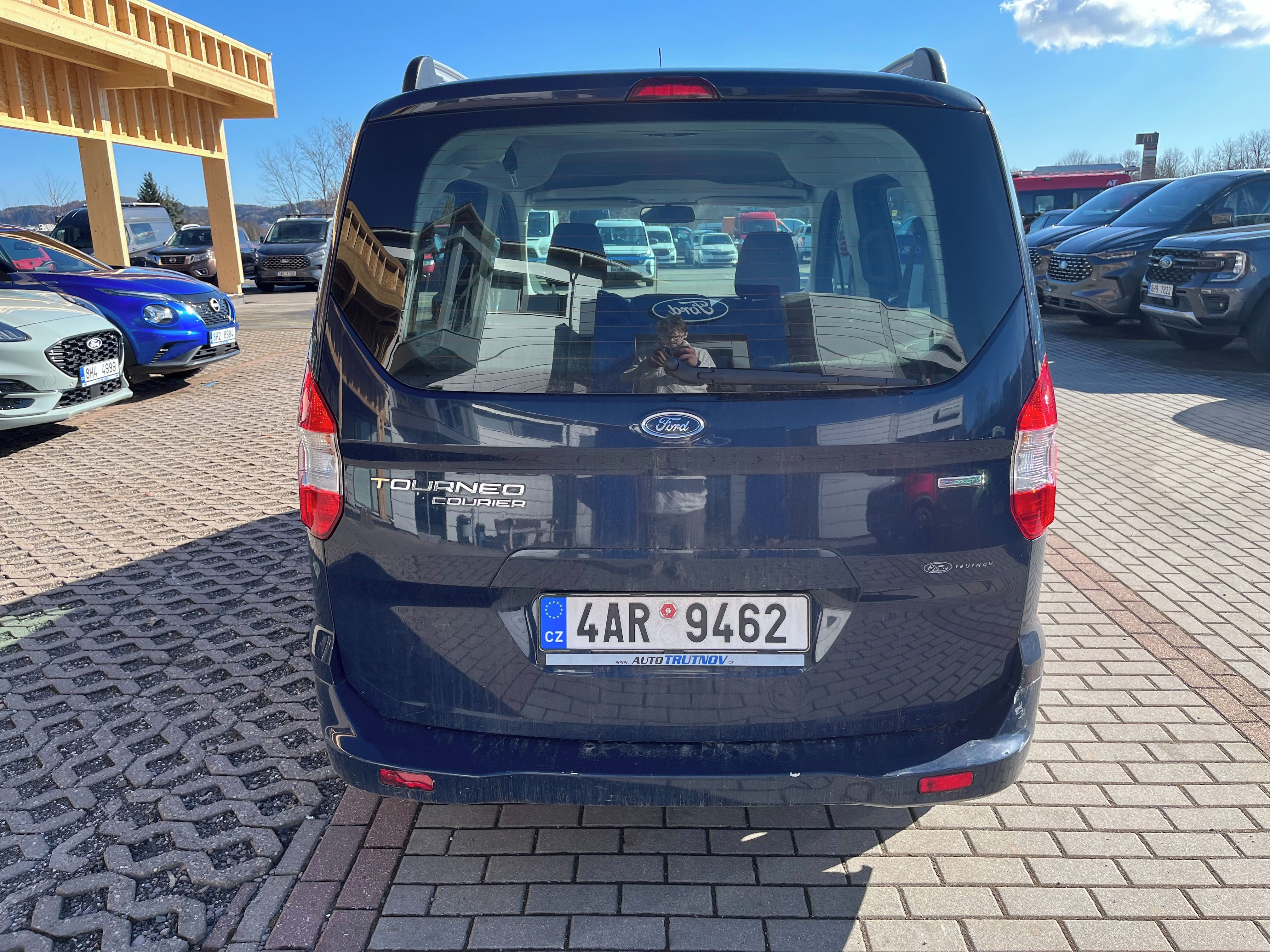 Ford Tourneo Courier, Trend 1.0 EcoBoost 92 kW 125 k - fotka 4