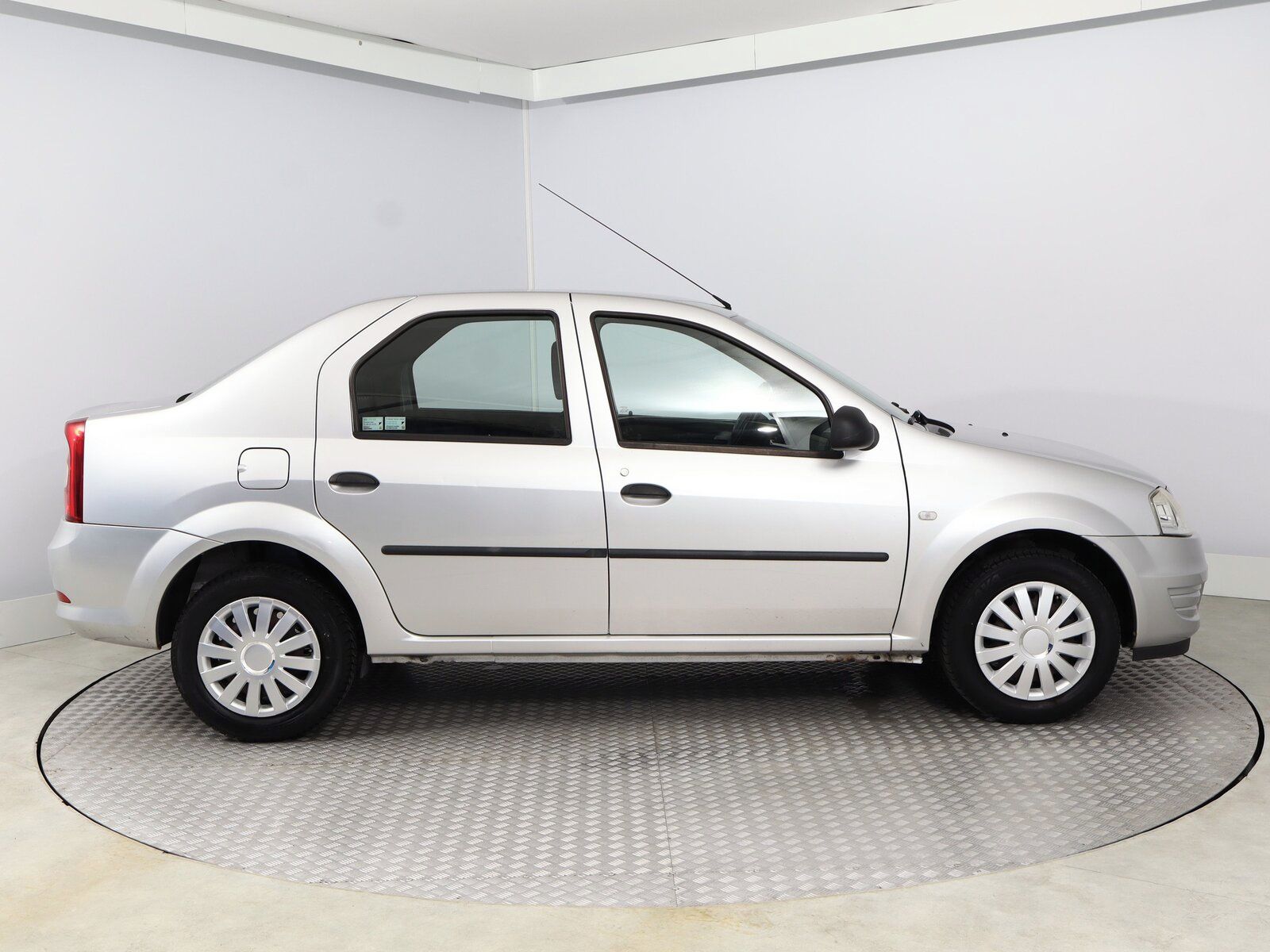 Dacia Logan, 1.4, ČR,1.maj, pěkný stav - fotka 6