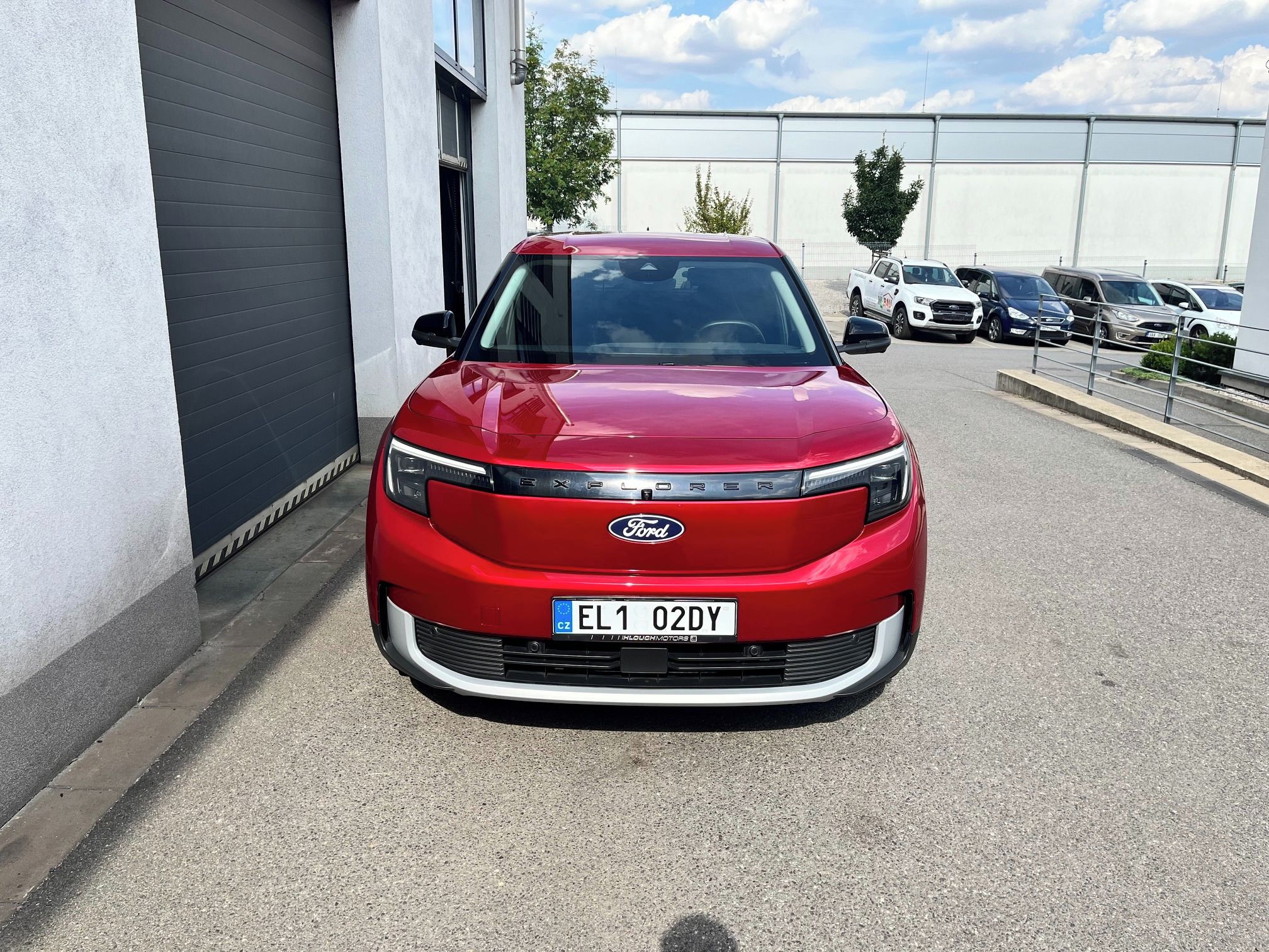Ford Explorer, Premium AWD, 79 kWh, ČR - fotka 2